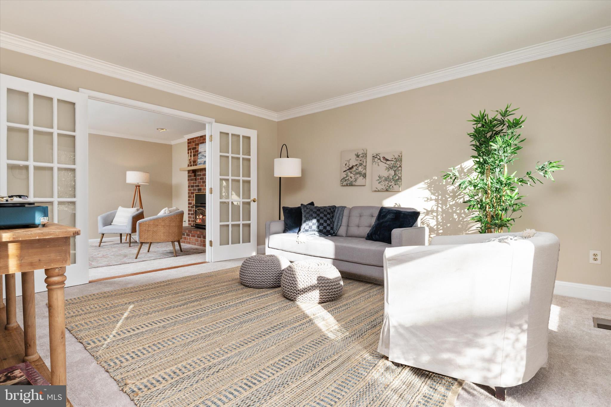 HUNT MEADOW - Residential