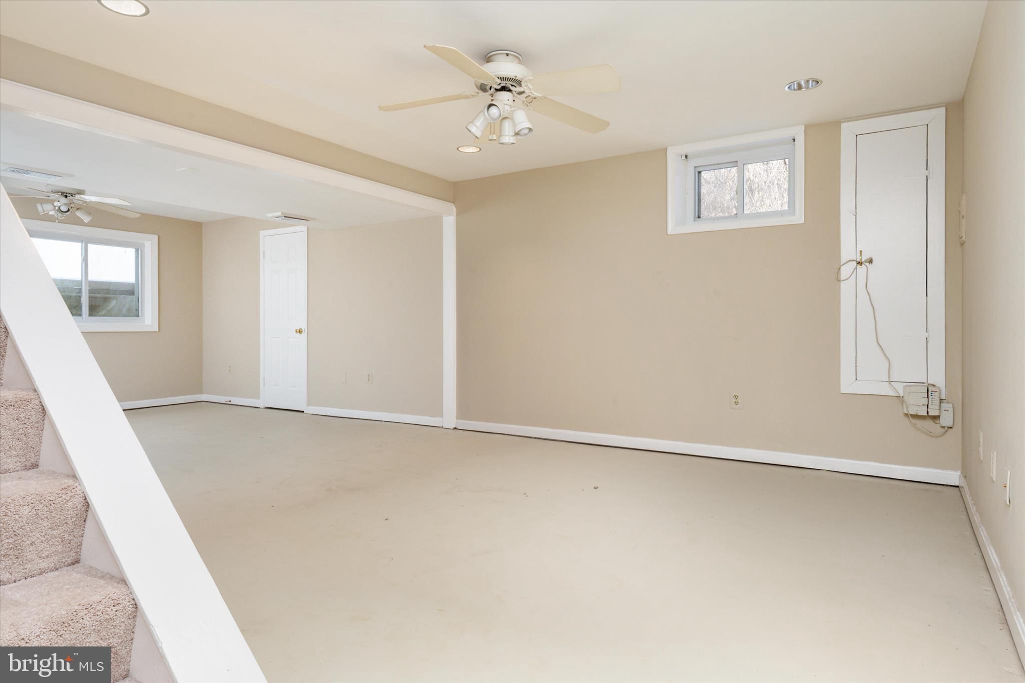 HUNT MEADOW - Residential