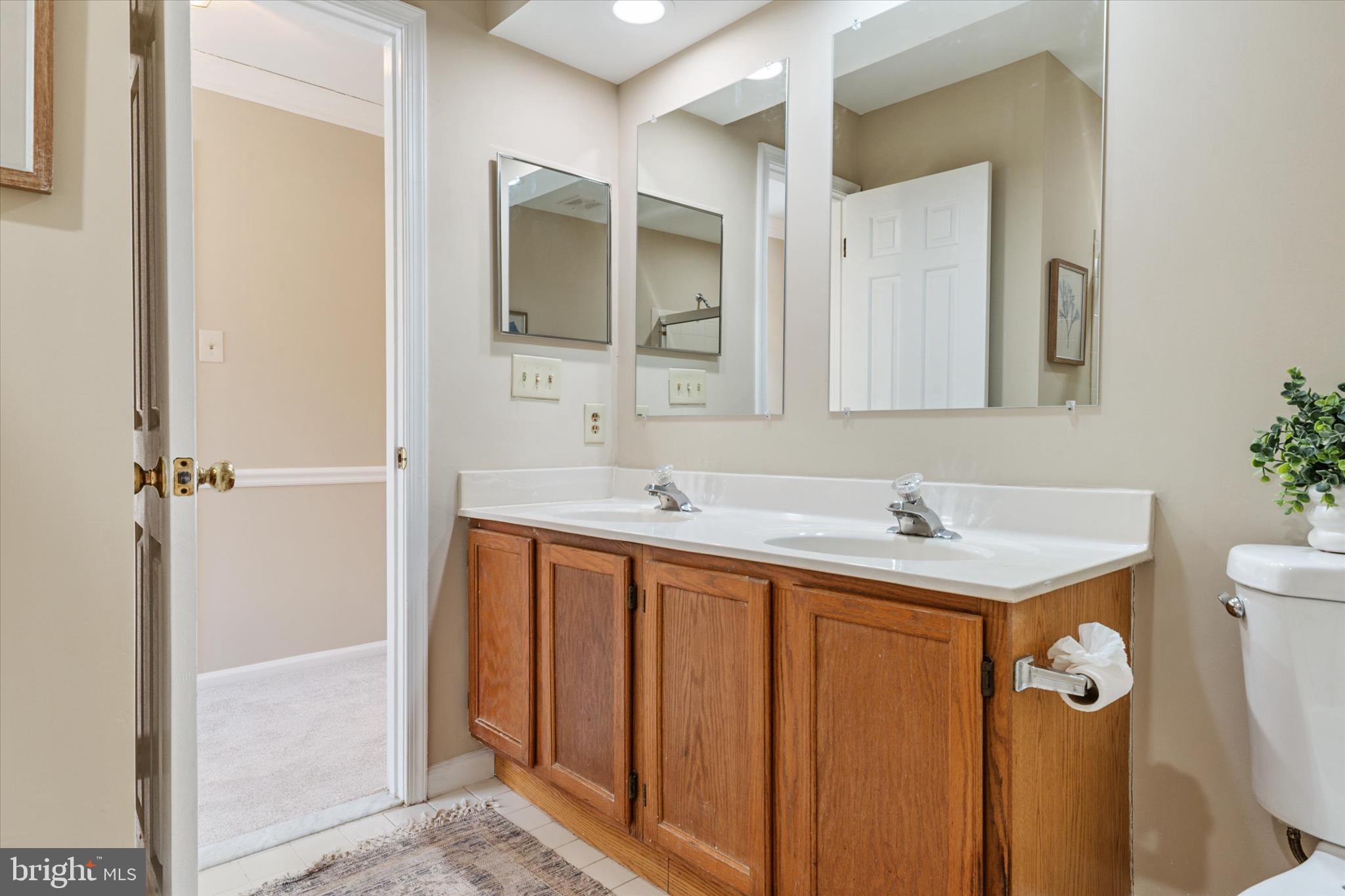 HUNT MEADOW - Residential