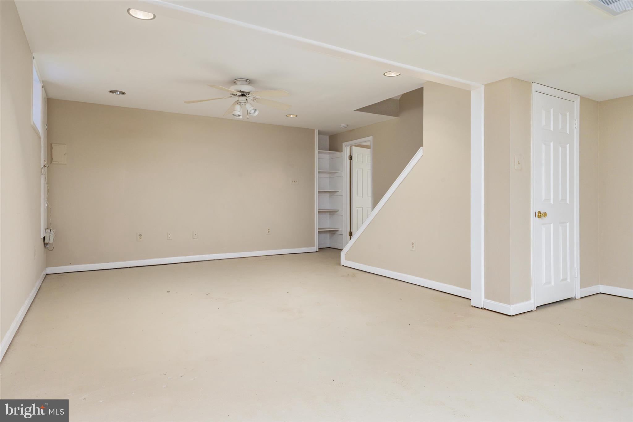 HUNT MEADOW - Residential