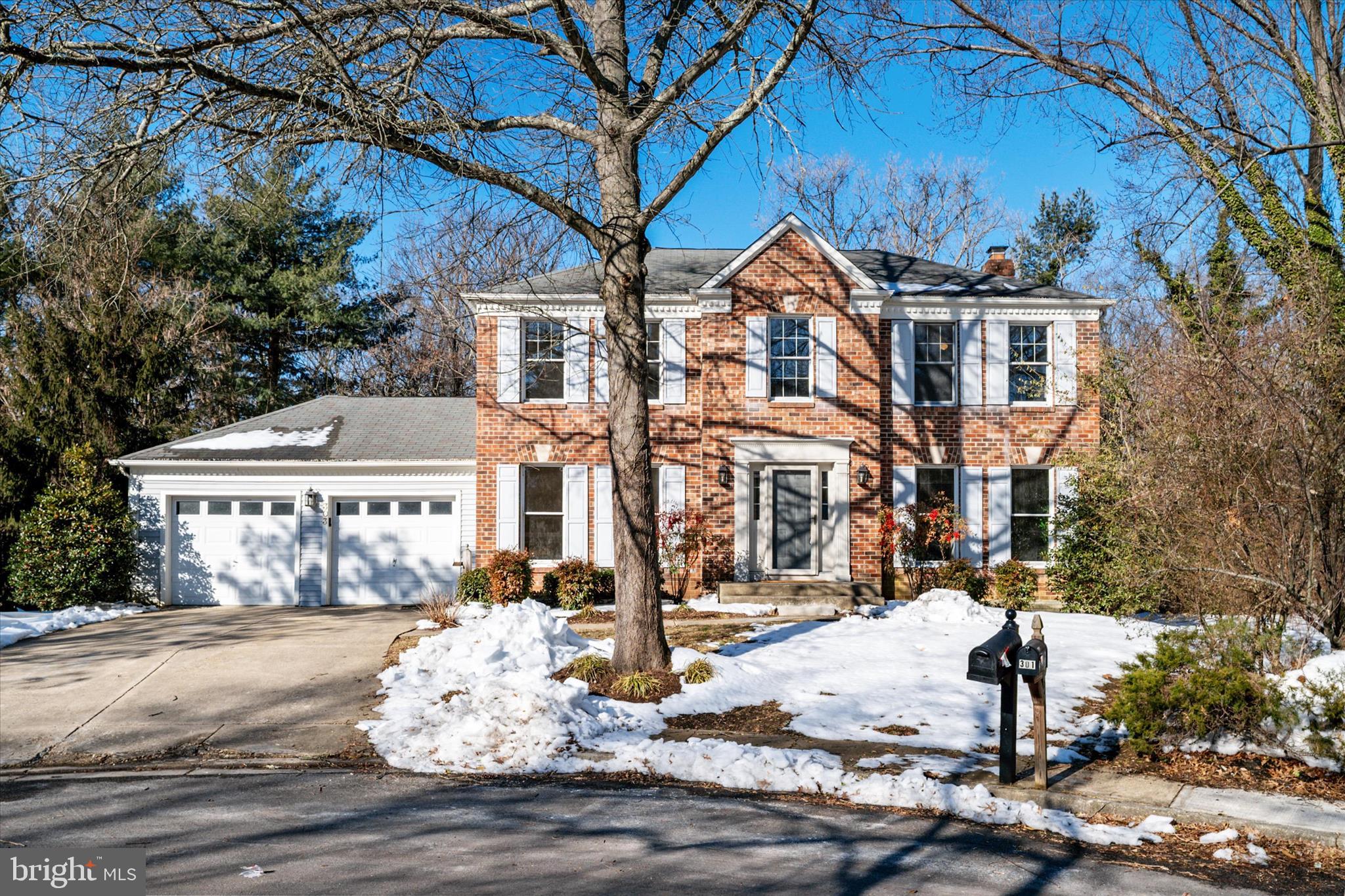 HUNT MEADOW - Residential