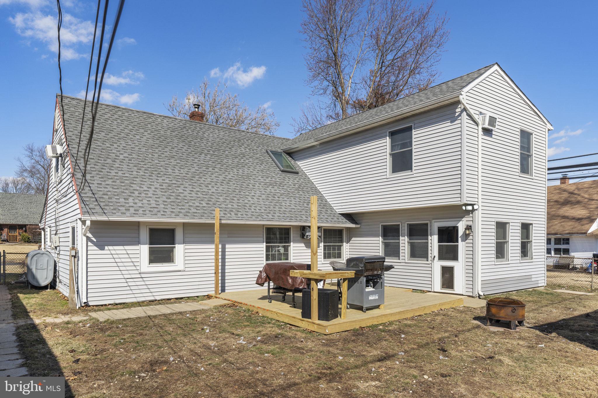 INDIAN CREEK - Residential