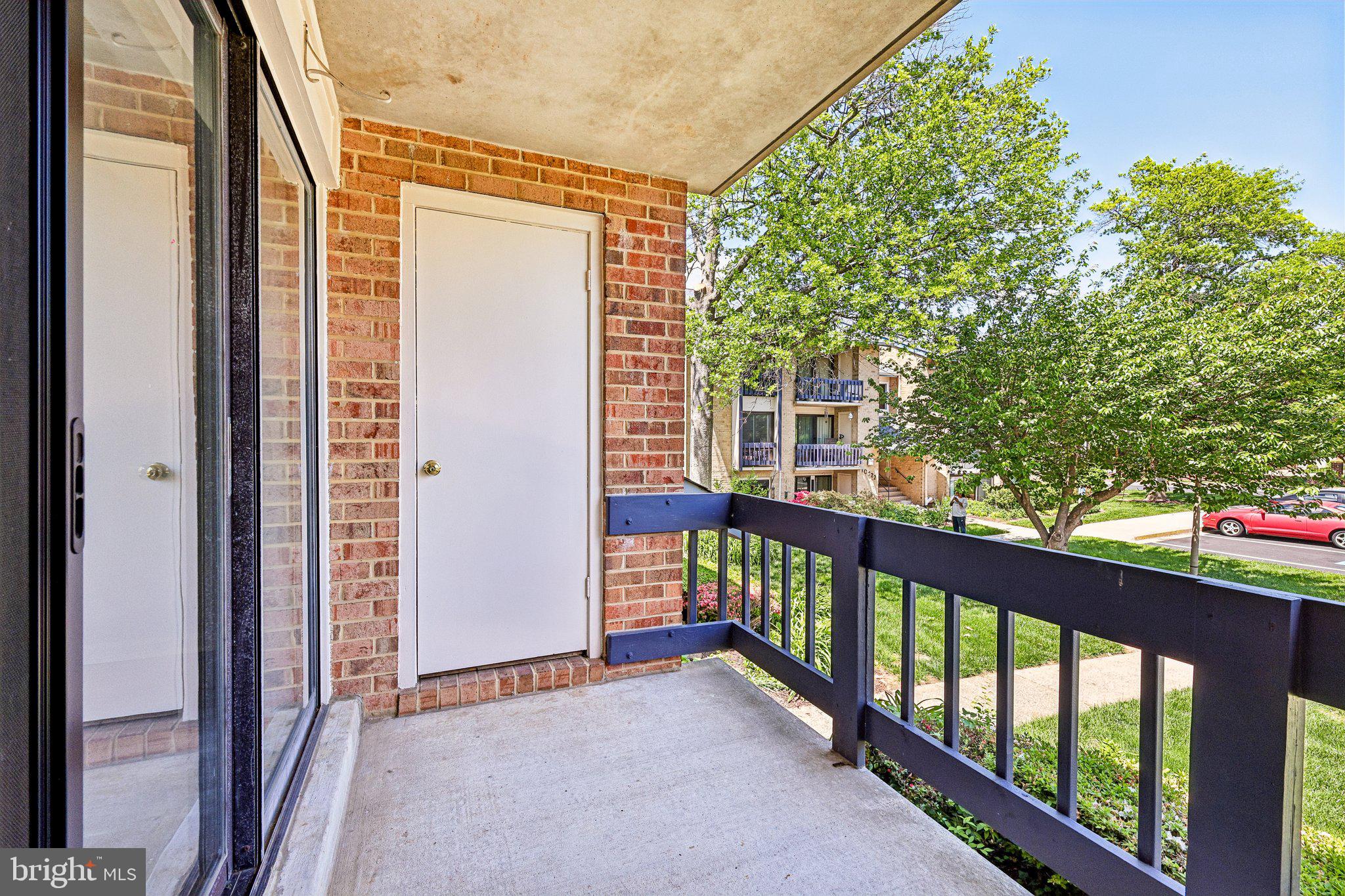 VISTAS OF VIENNA CONDOMINIUMS - Residential