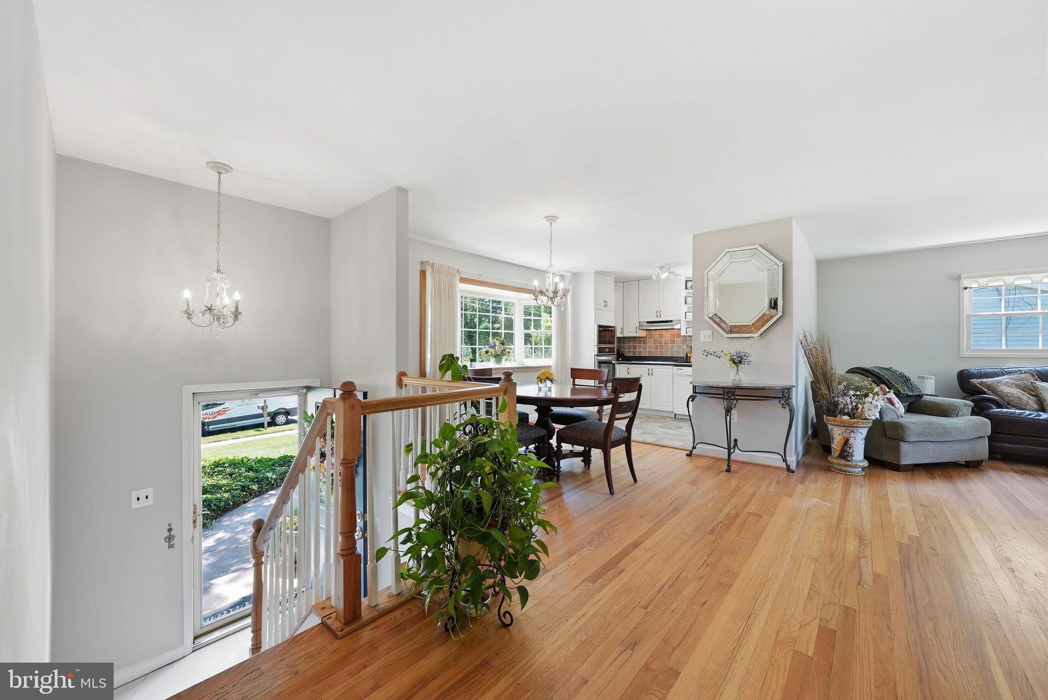 6106 MARILYN DRIVE