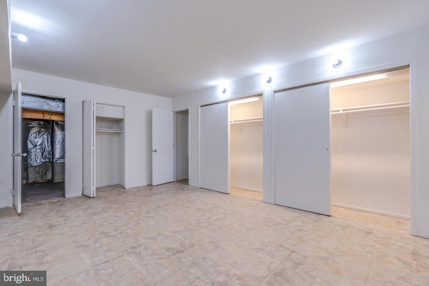 FAIR OAKS ESTATES - Residential Lease