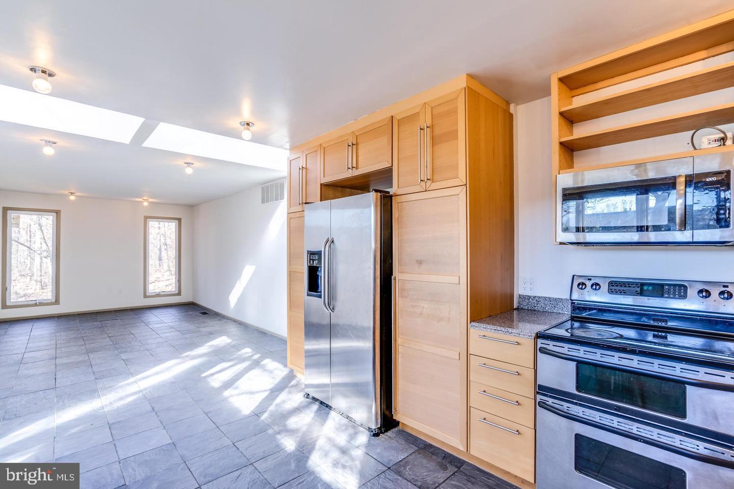 FAIR OAKS ESTATES - Residential Lease