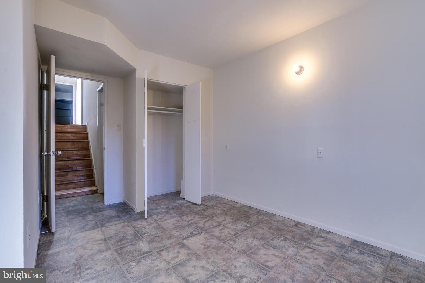 FAIR OAKS ESTATES - Residential Lease