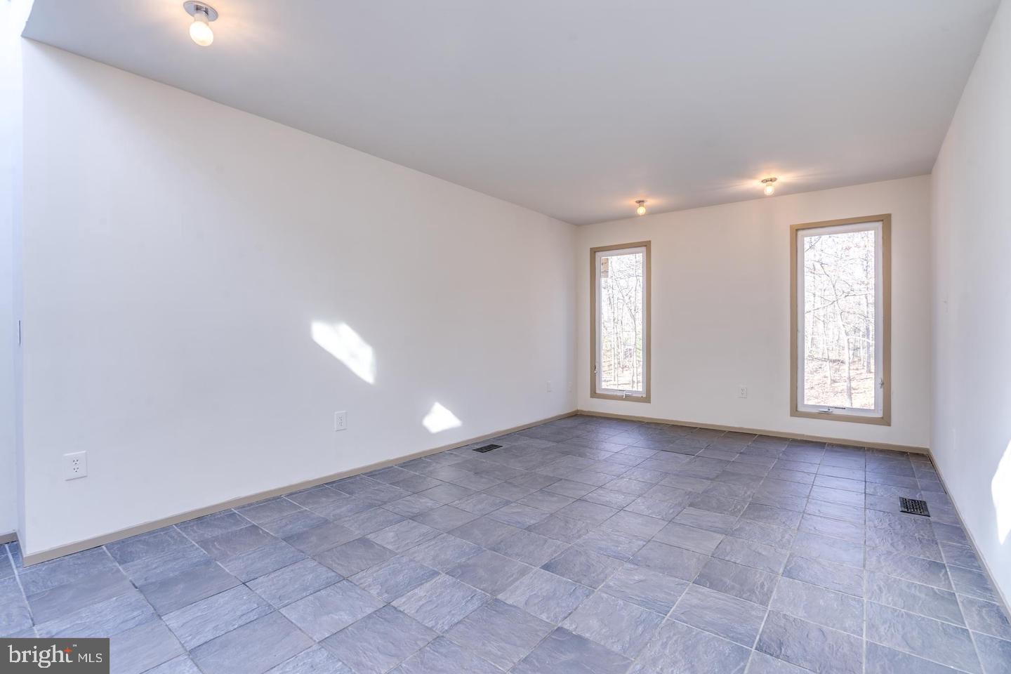 FAIR OAKS ESTATES - Residential Lease