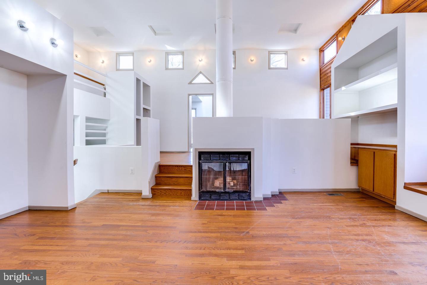 FAIR OAKS ESTATES - Residential Lease