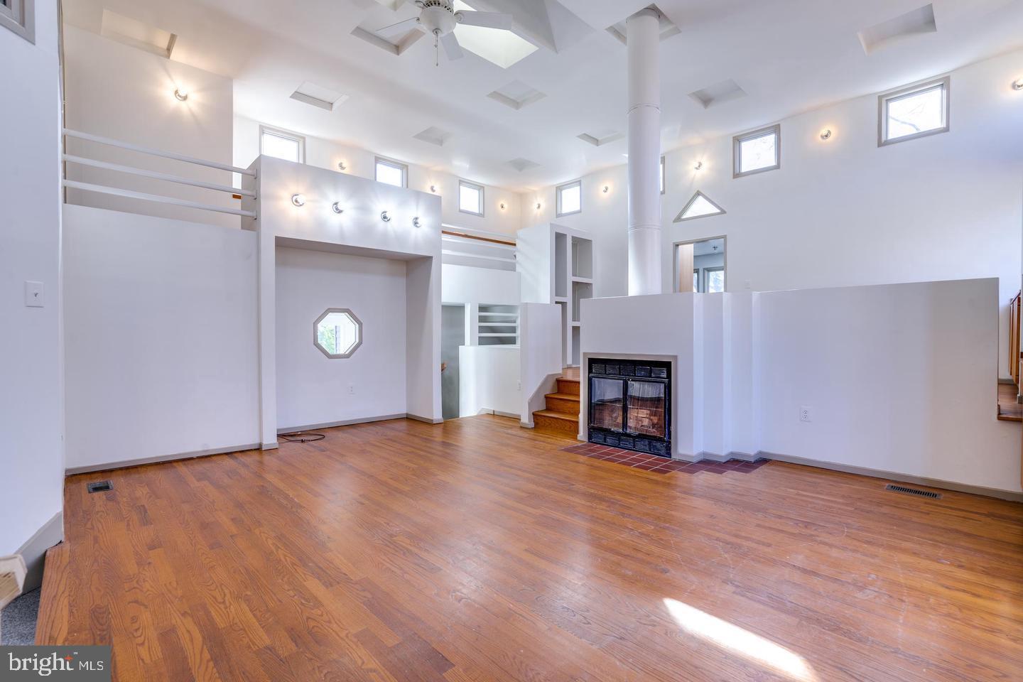 FAIR OAKS ESTATES - Residential Lease