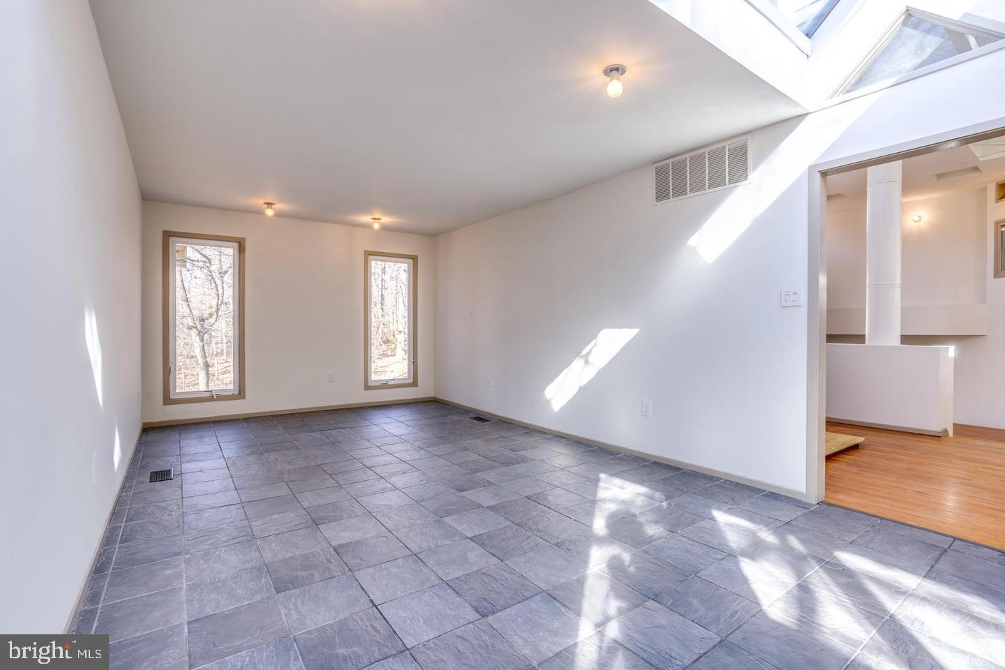 FAIR OAKS ESTATES - Residential Lease