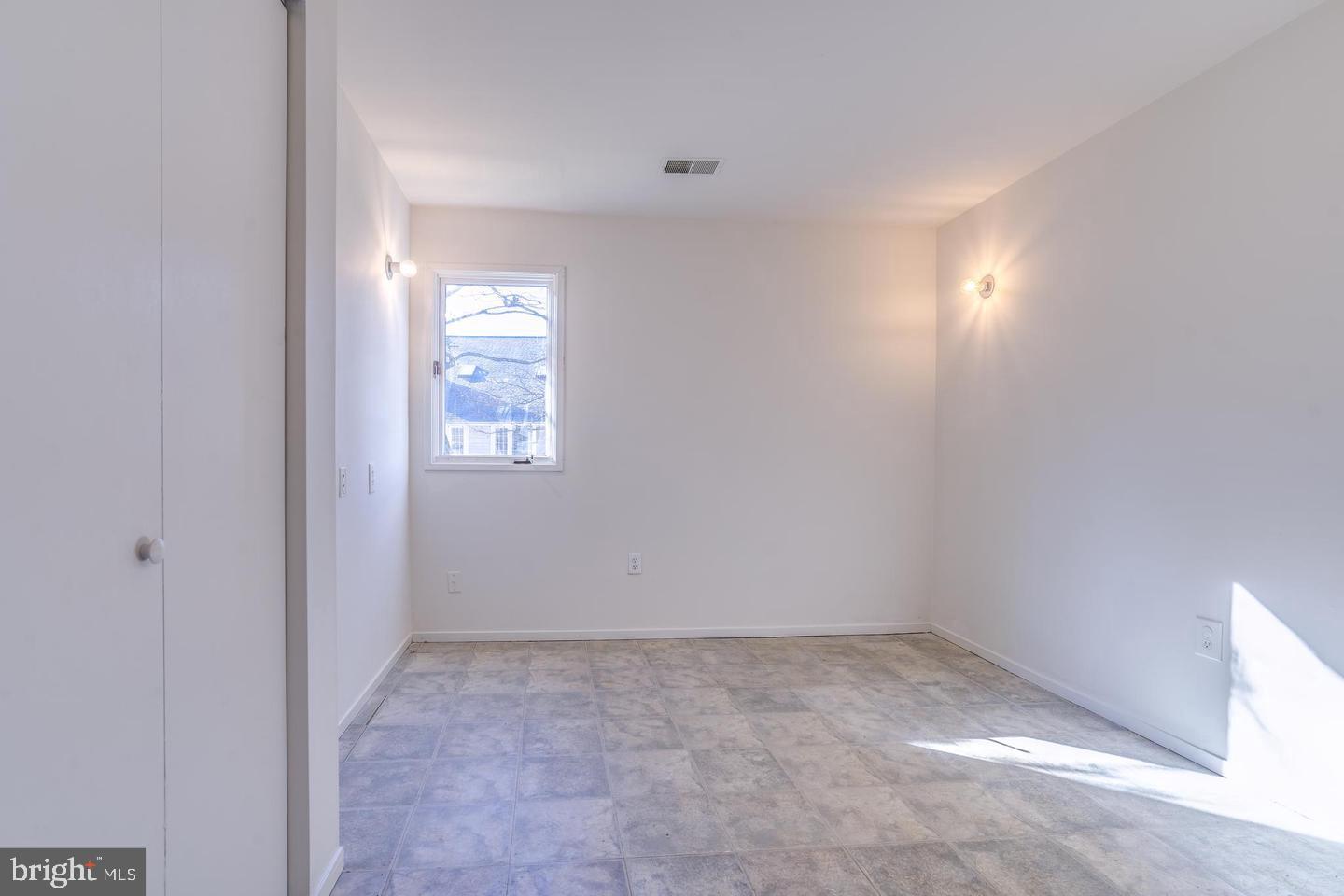 FAIR OAKS ESTATES - Residential Lease