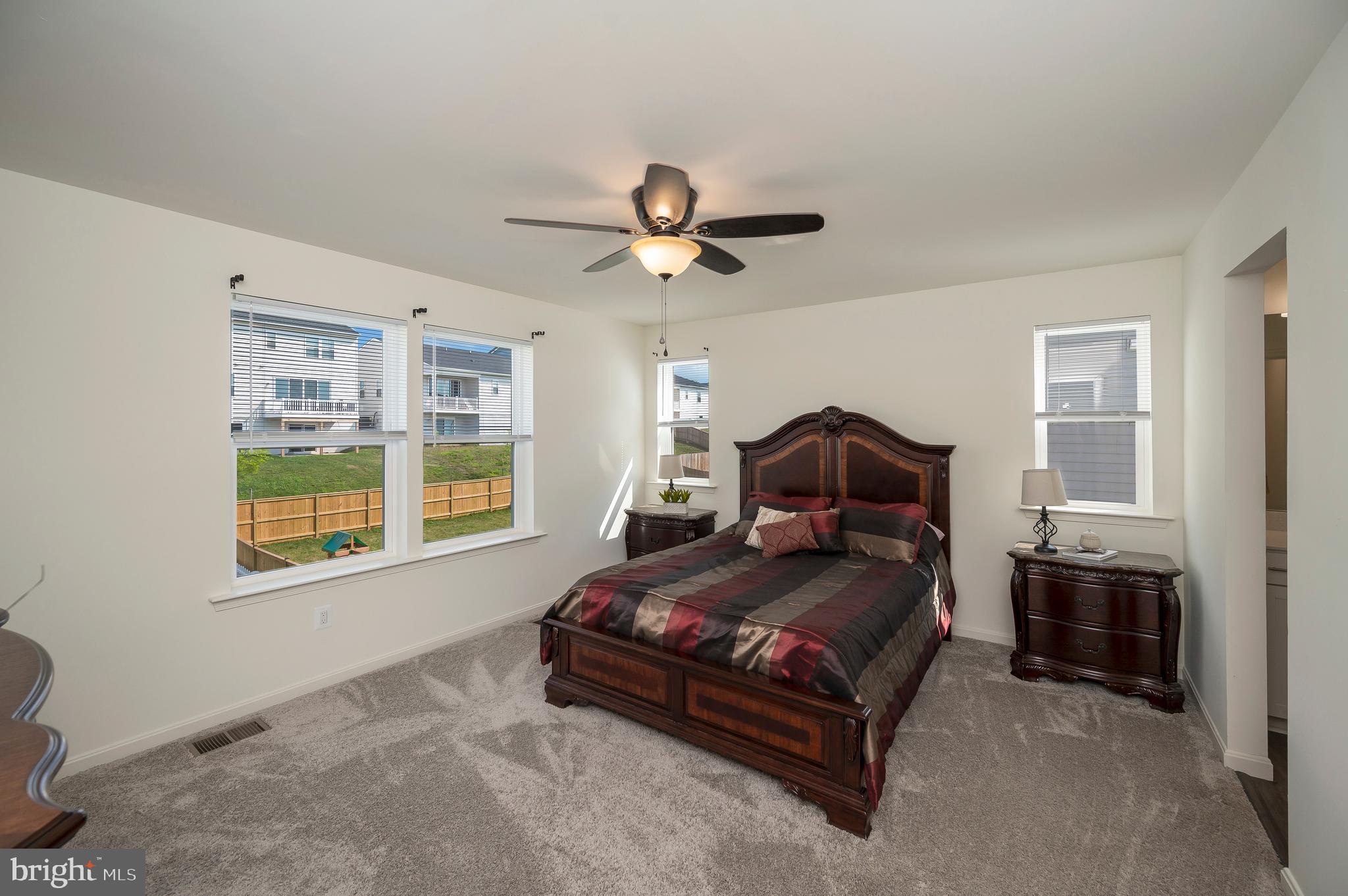 ROUND HILL MEADOWS - Residential