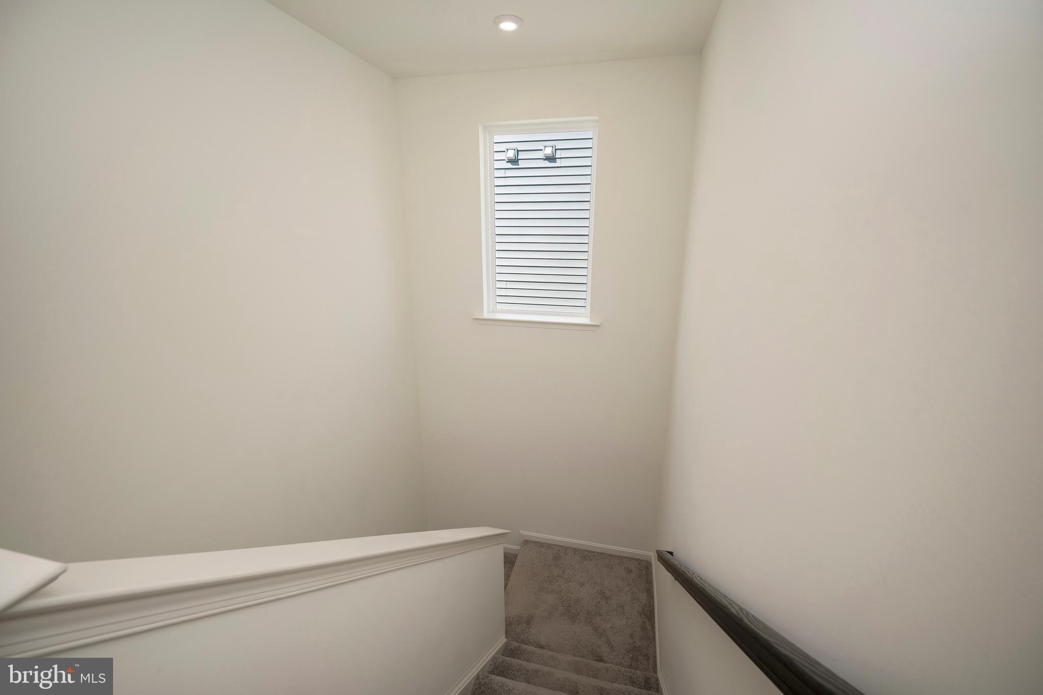 ROUND HILL MEADOWS - Residential