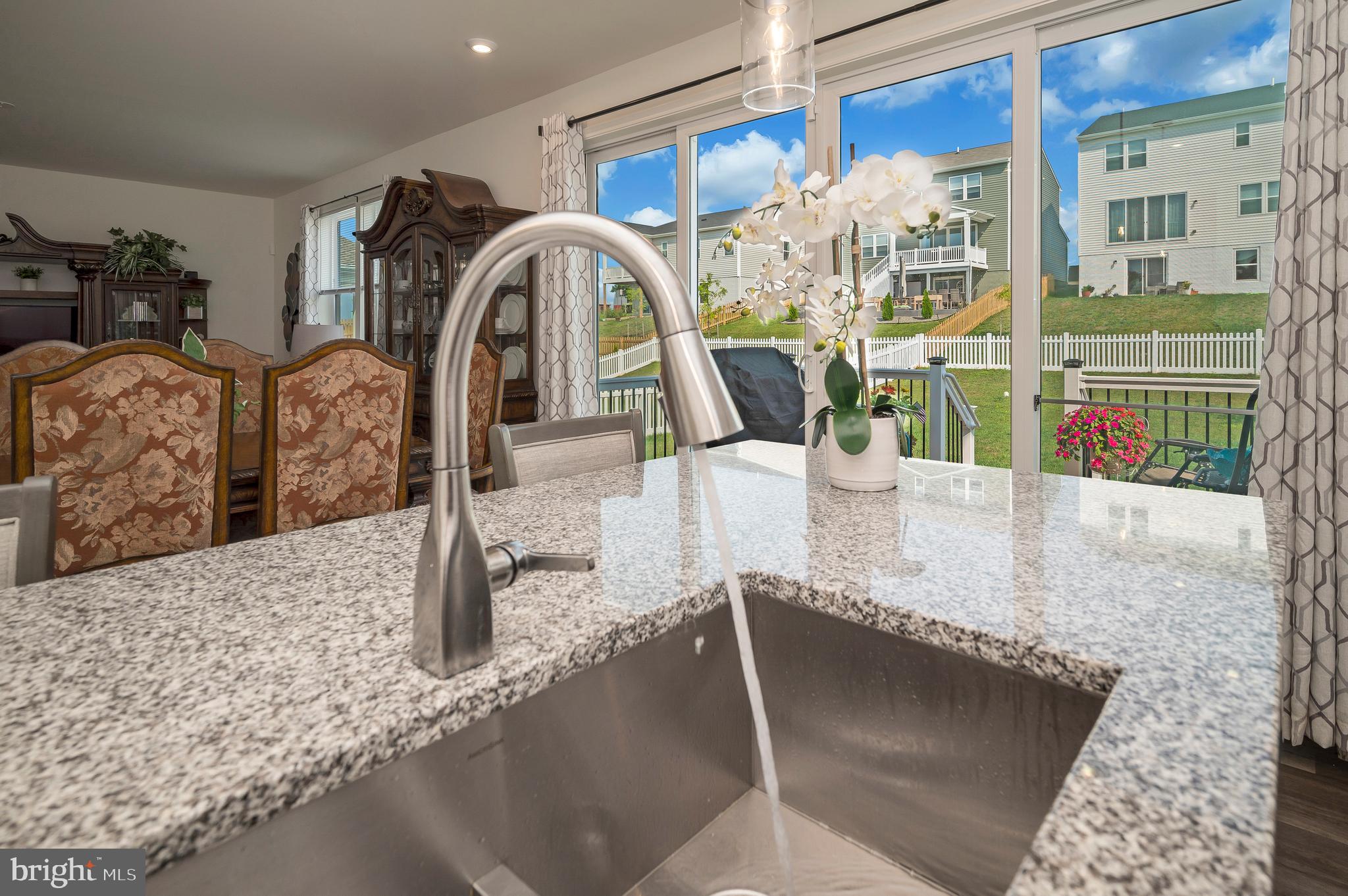 ROUND HILL MEADOWS - Residential