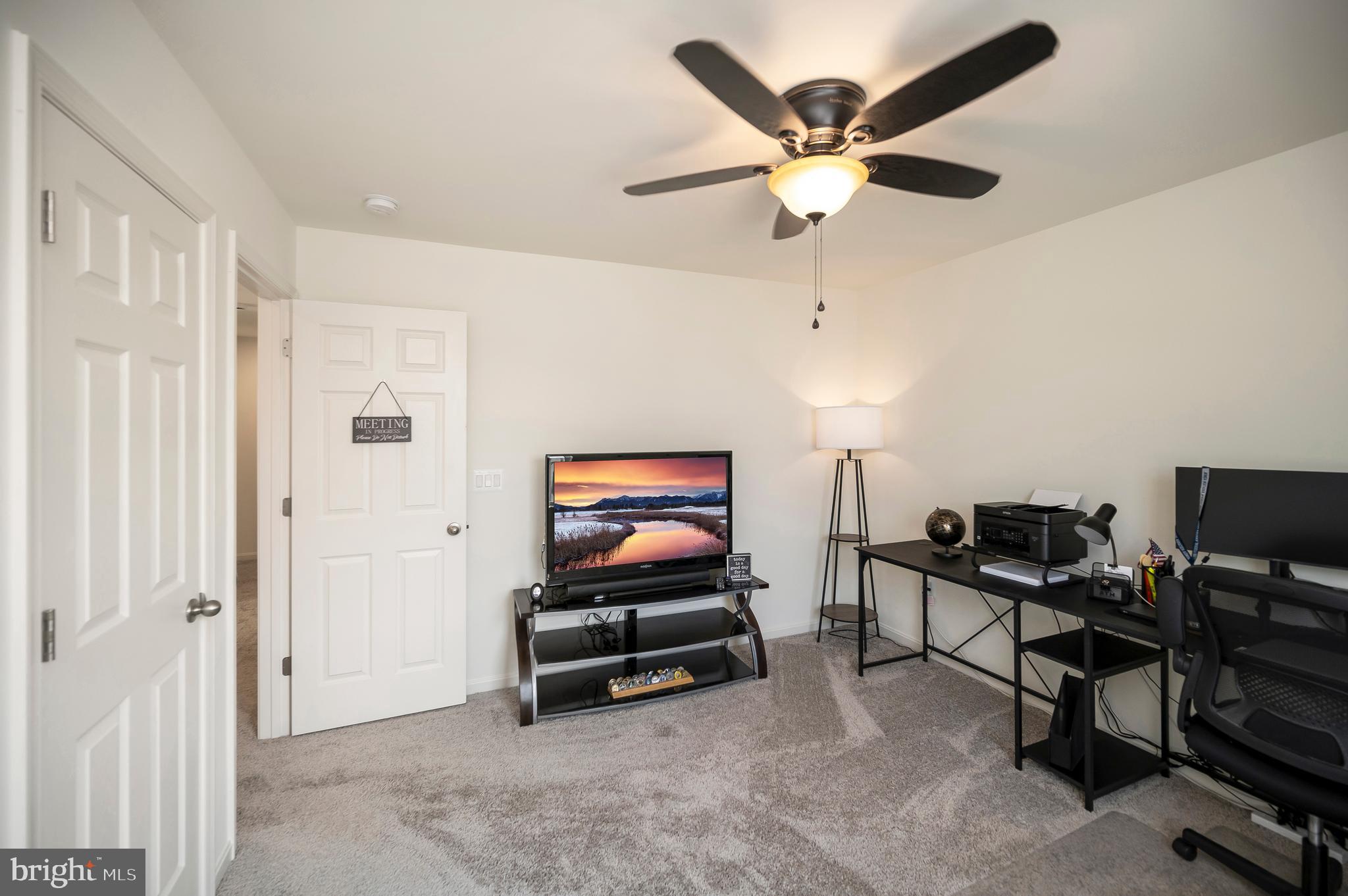 ROUND HILL MEADOWS - Residential