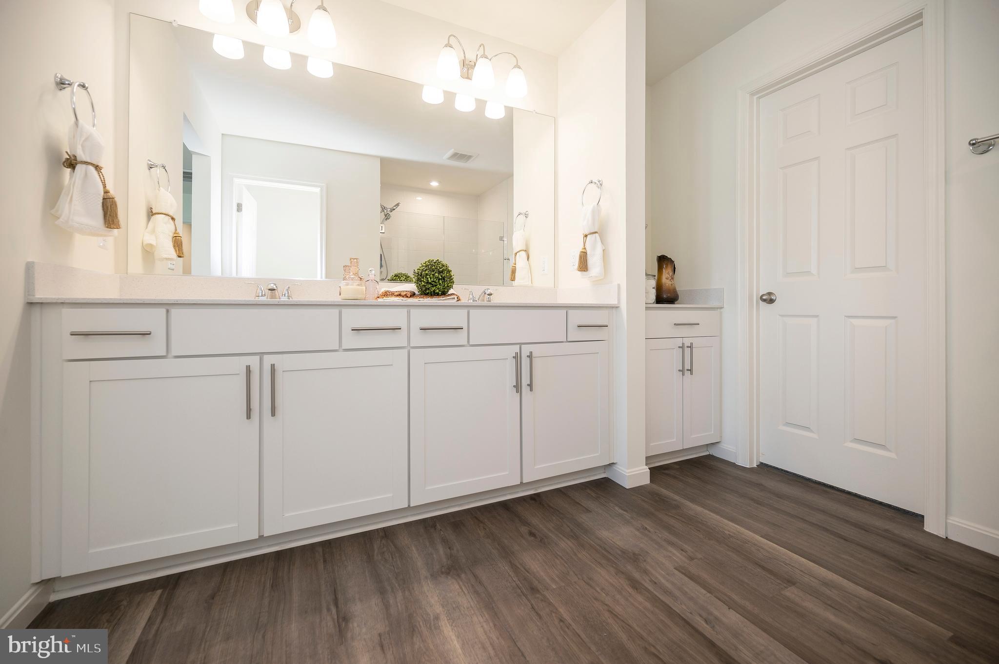 ROUND HILL MEADOWS - Residential