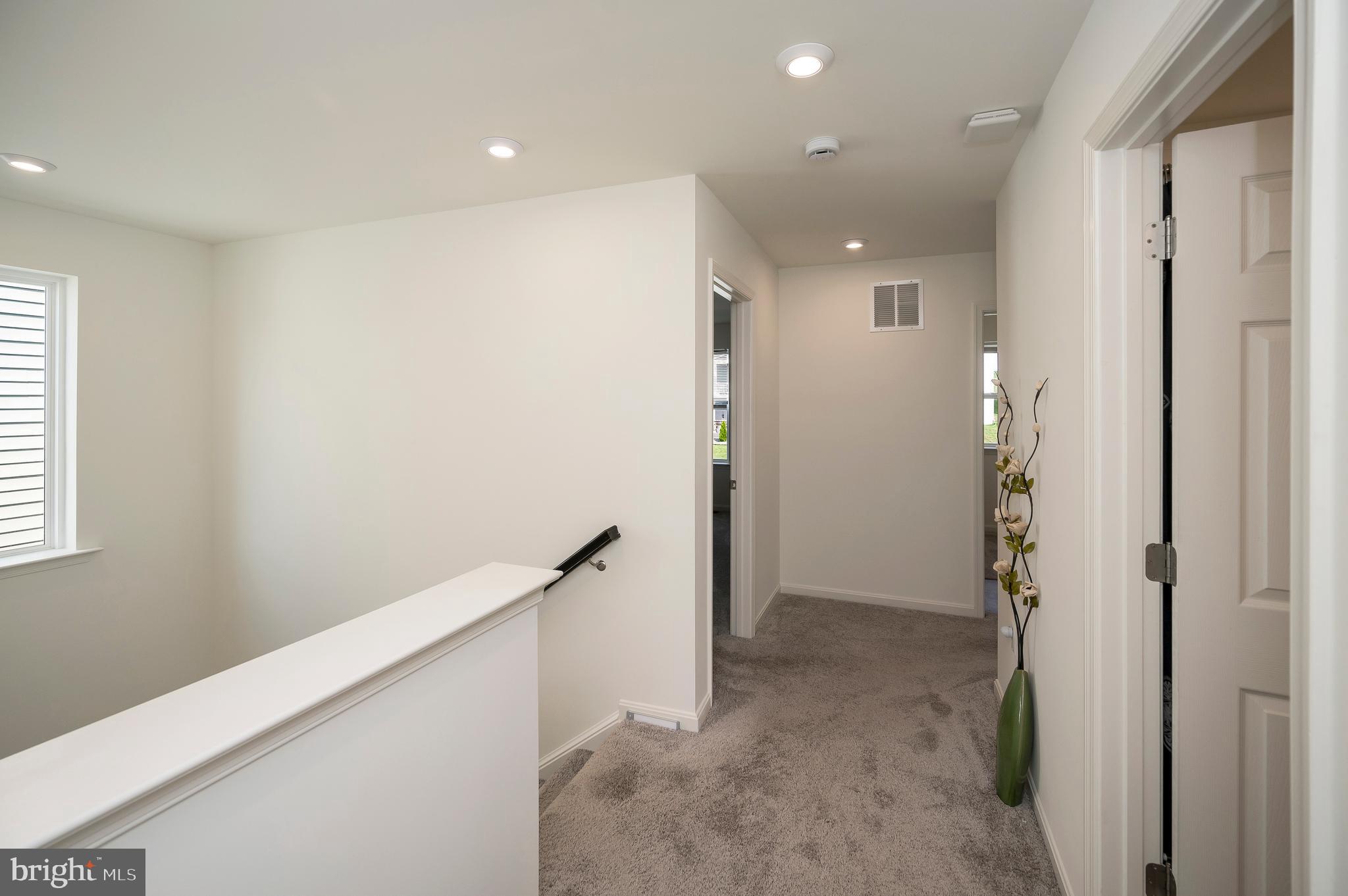 ROUND HILL MEADOWS - Residential