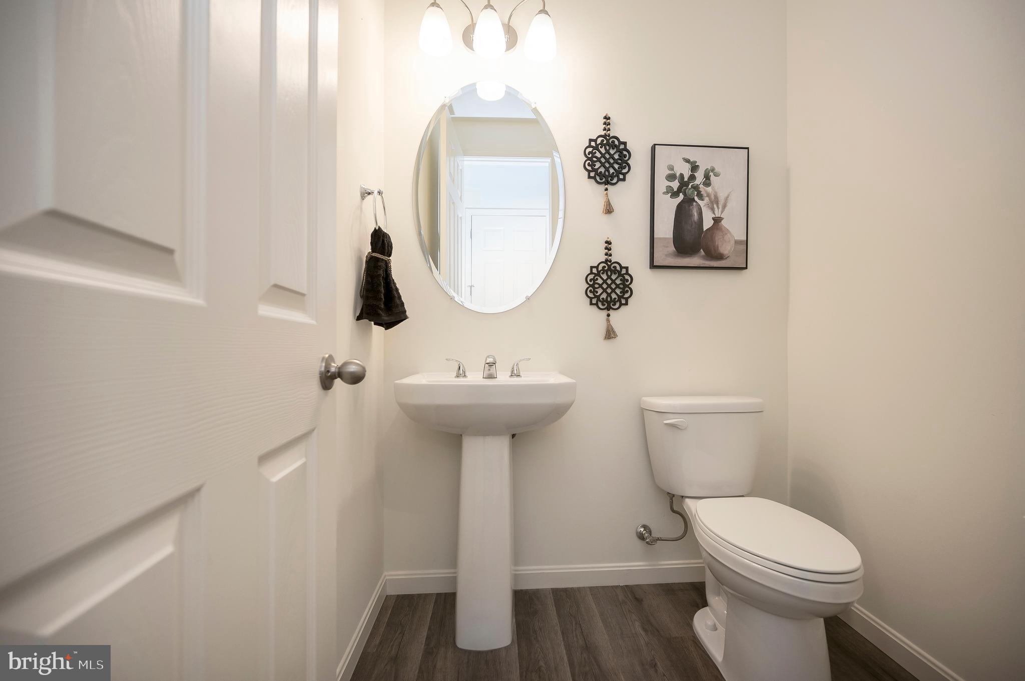 ROUND HILL MEADOWS - Residential