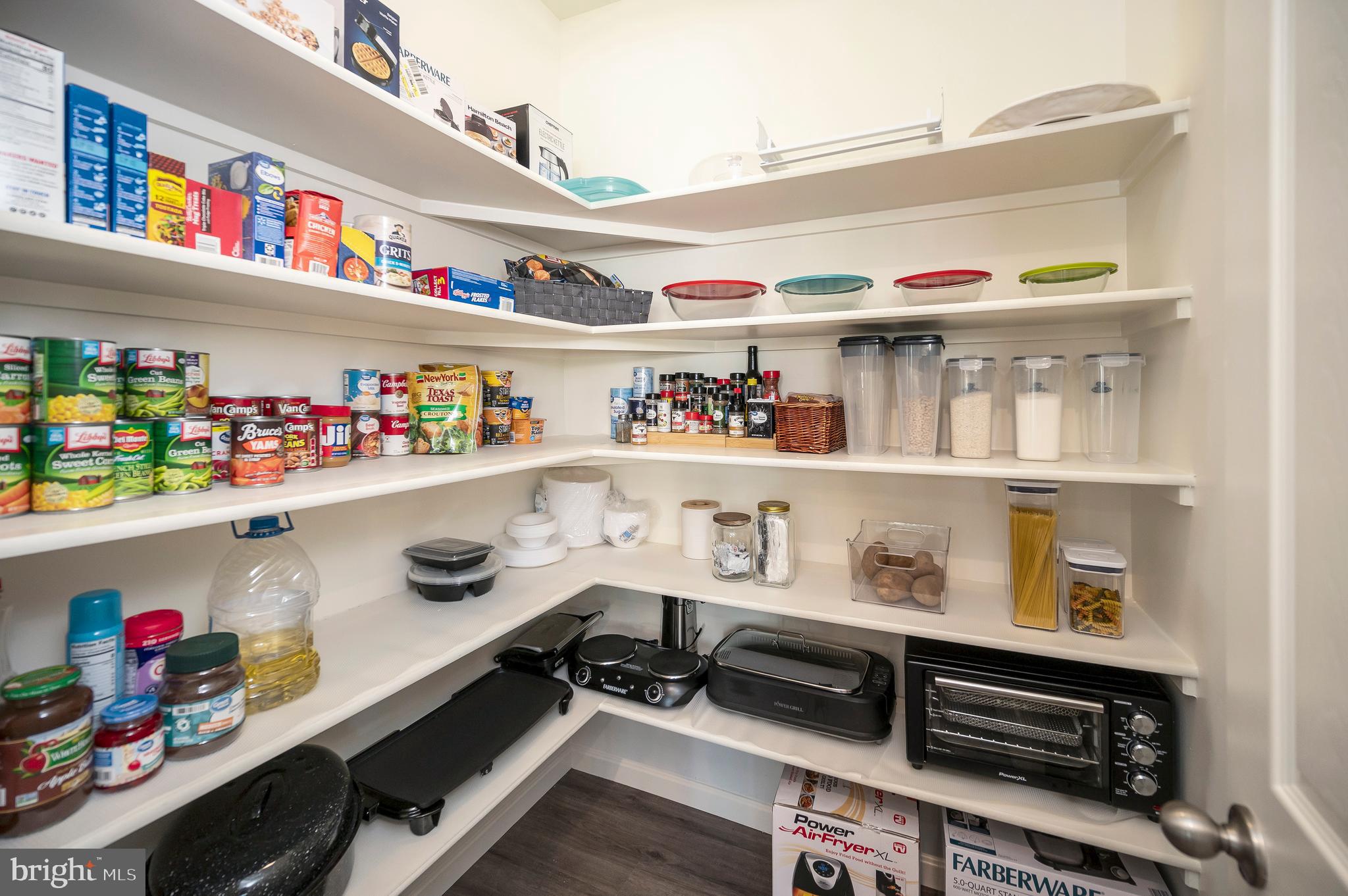 ROUND HILL MEADOWS - Residential