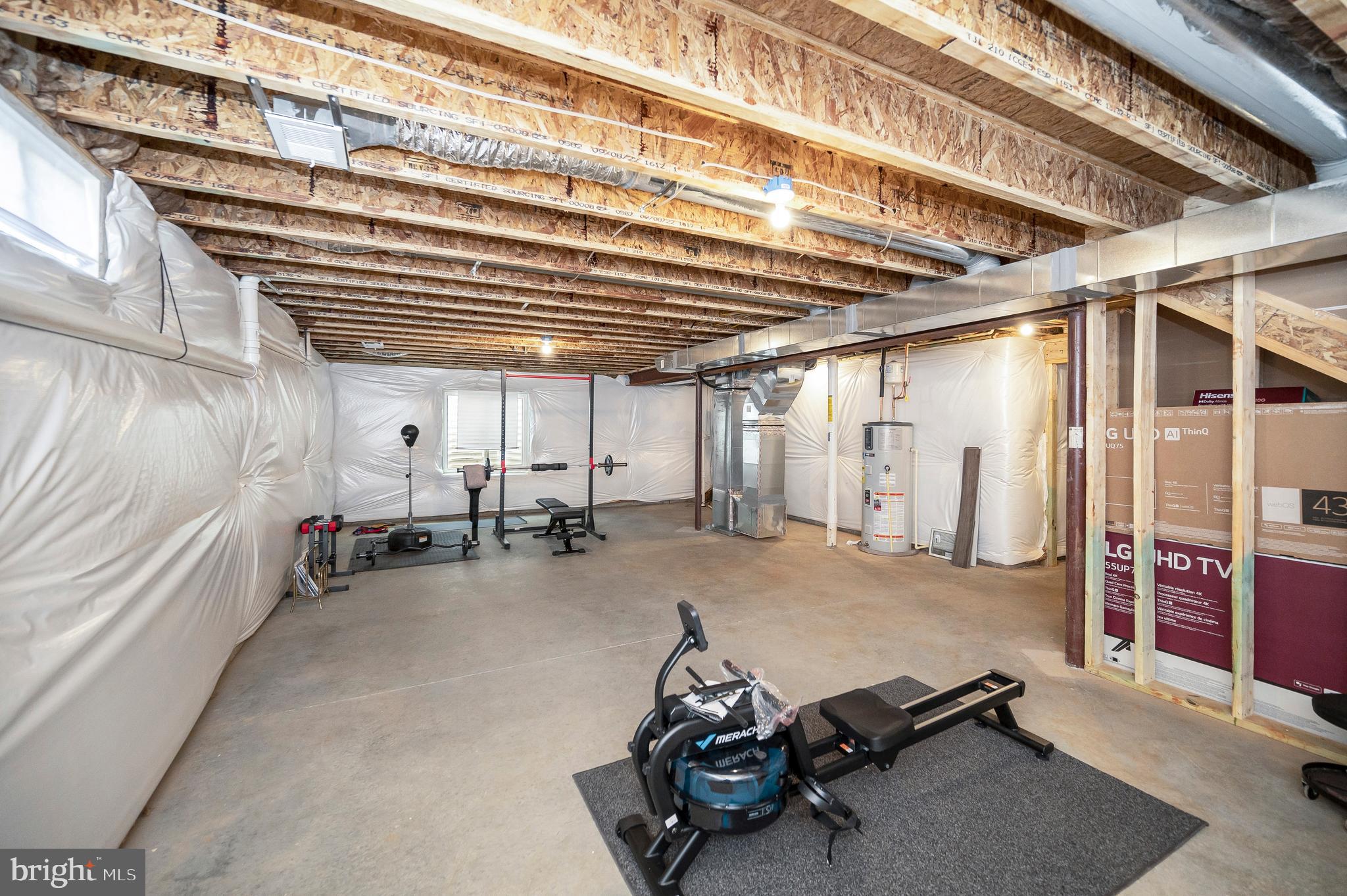 ROUND HILL MEADOWS - Residential