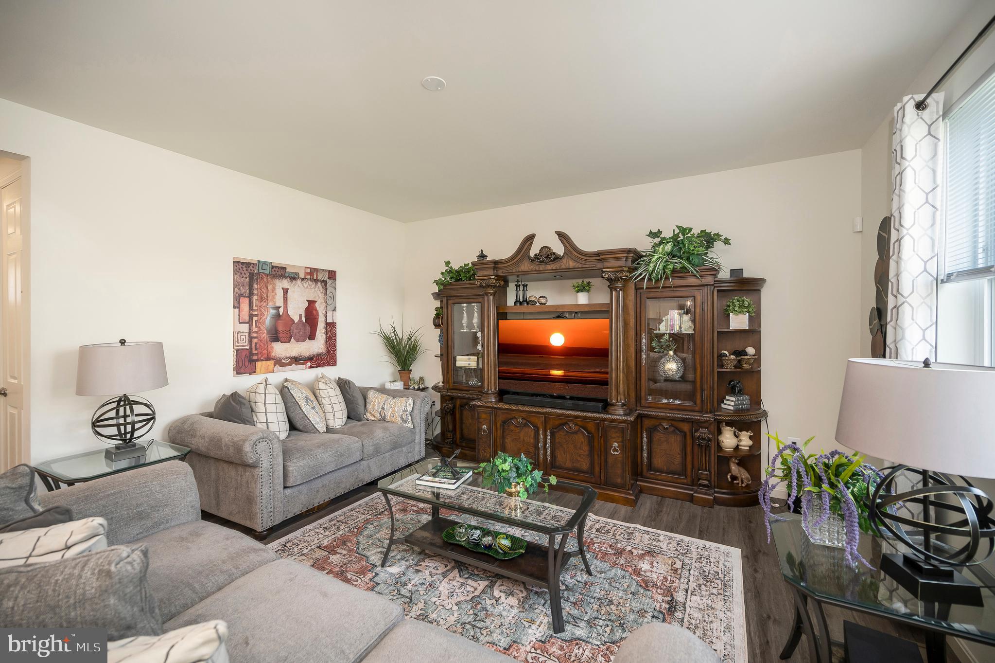 ROUND HILL MEADOWS - Residential