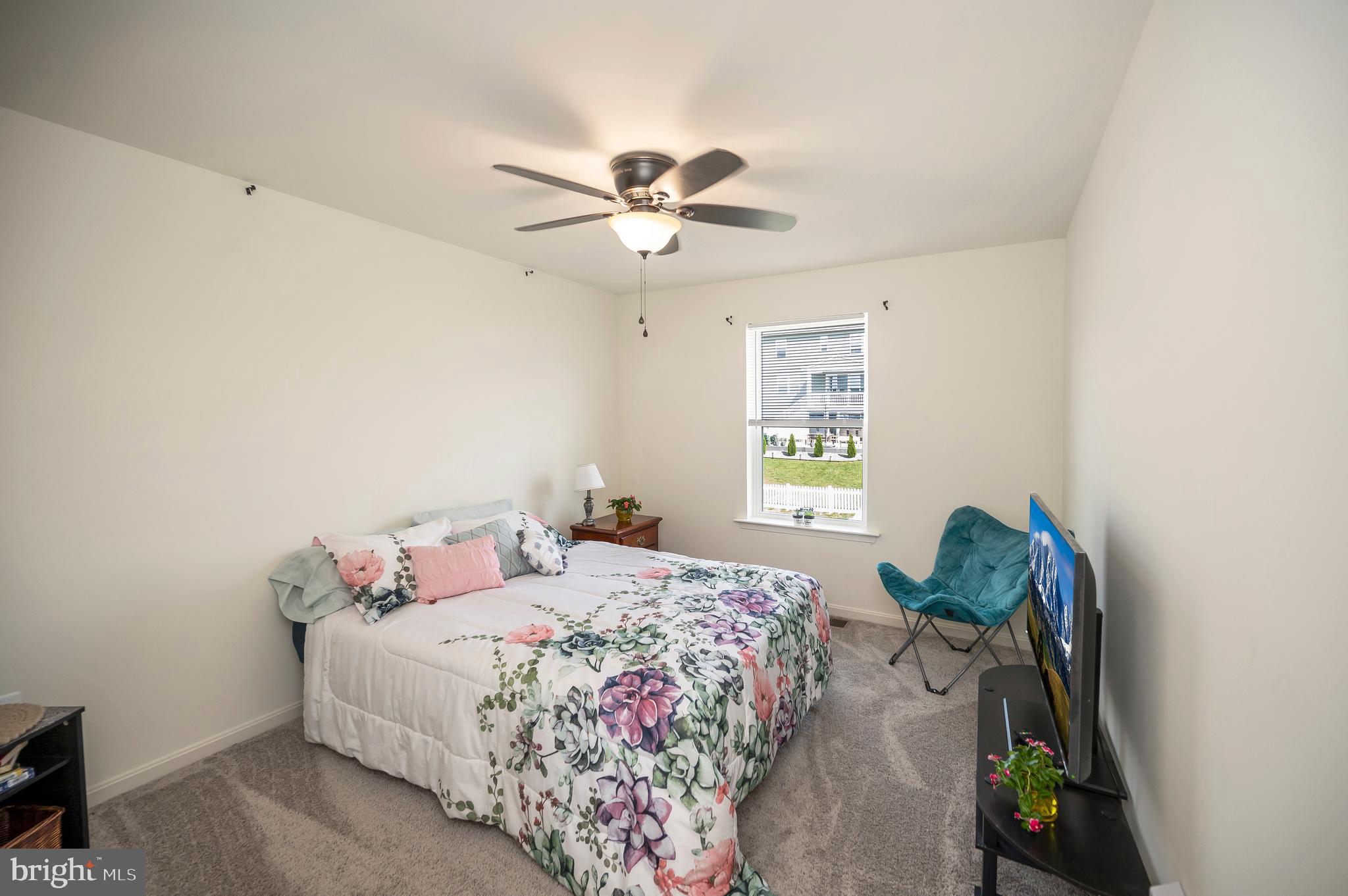 ROUND HILL MEADOWS - Residential