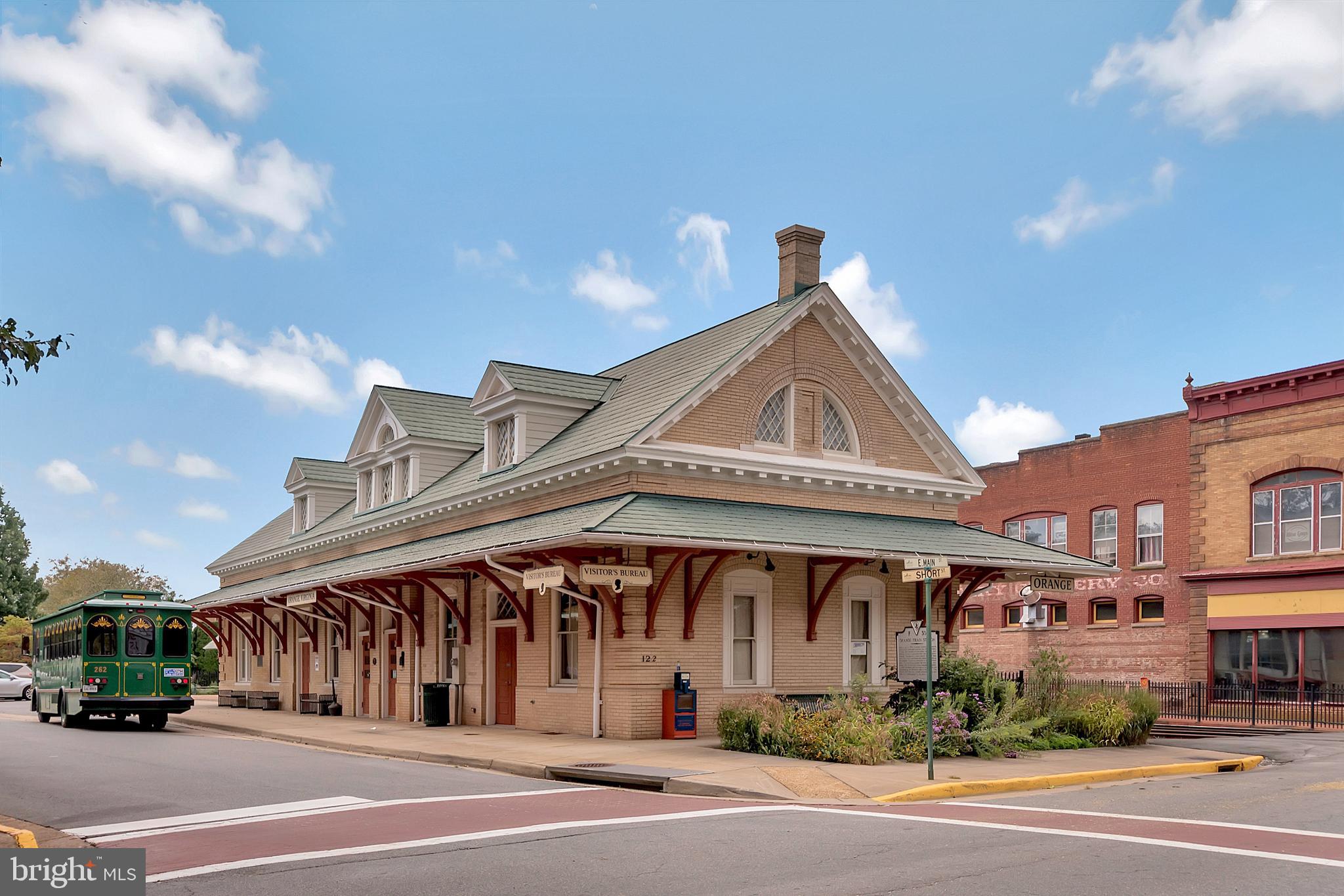 ROUND HILL MEADOWS - Residential
