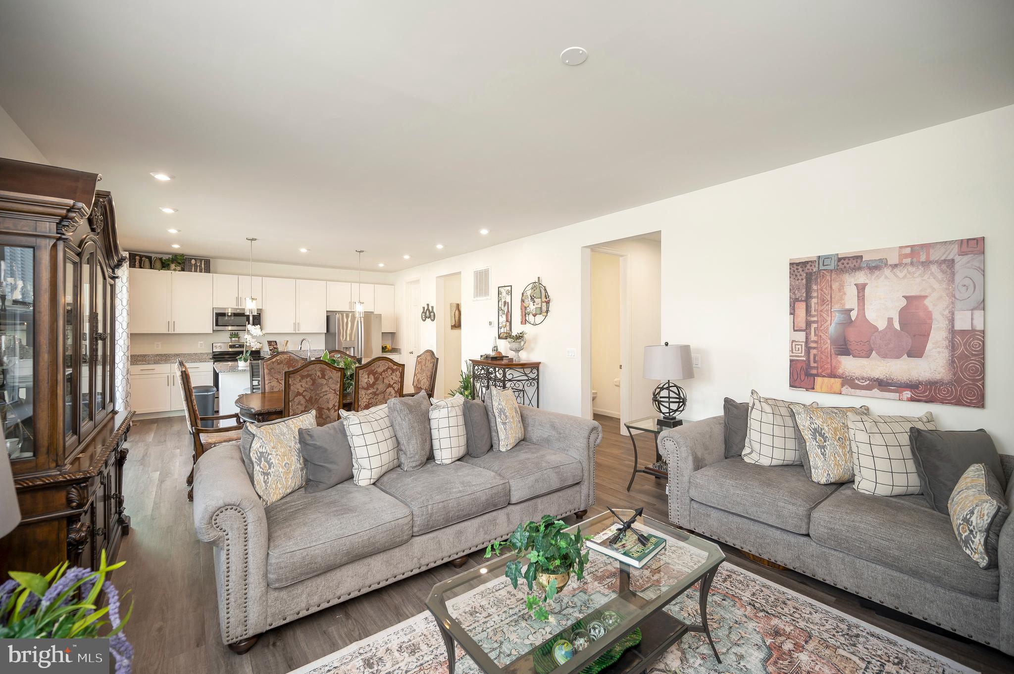 ROUND HILL MEADOWS - Residential