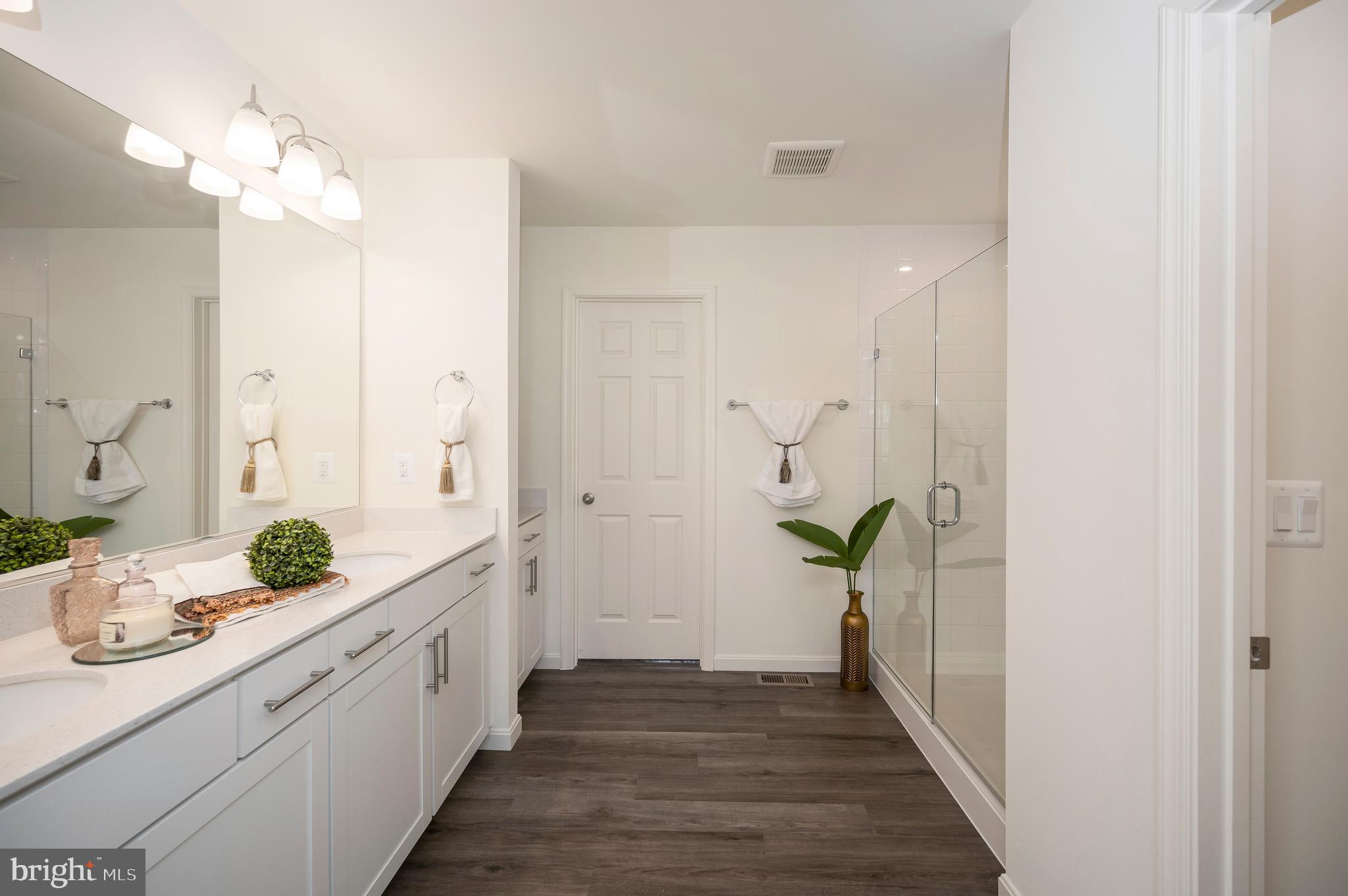 ROUND HILL MEADOWS - Residential