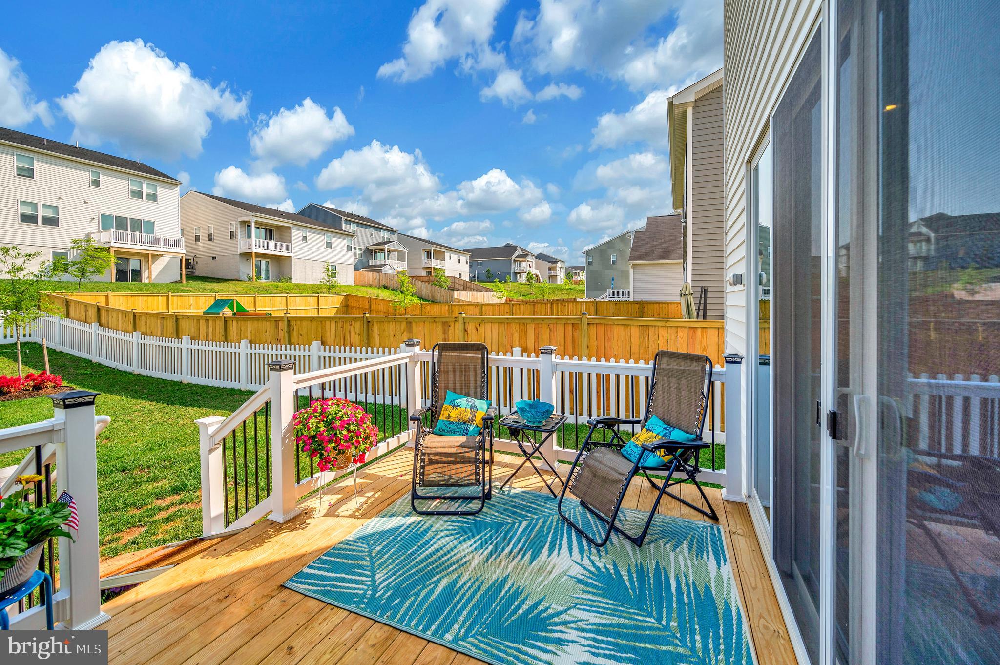 ROUND HILL MEADOWS - Residential