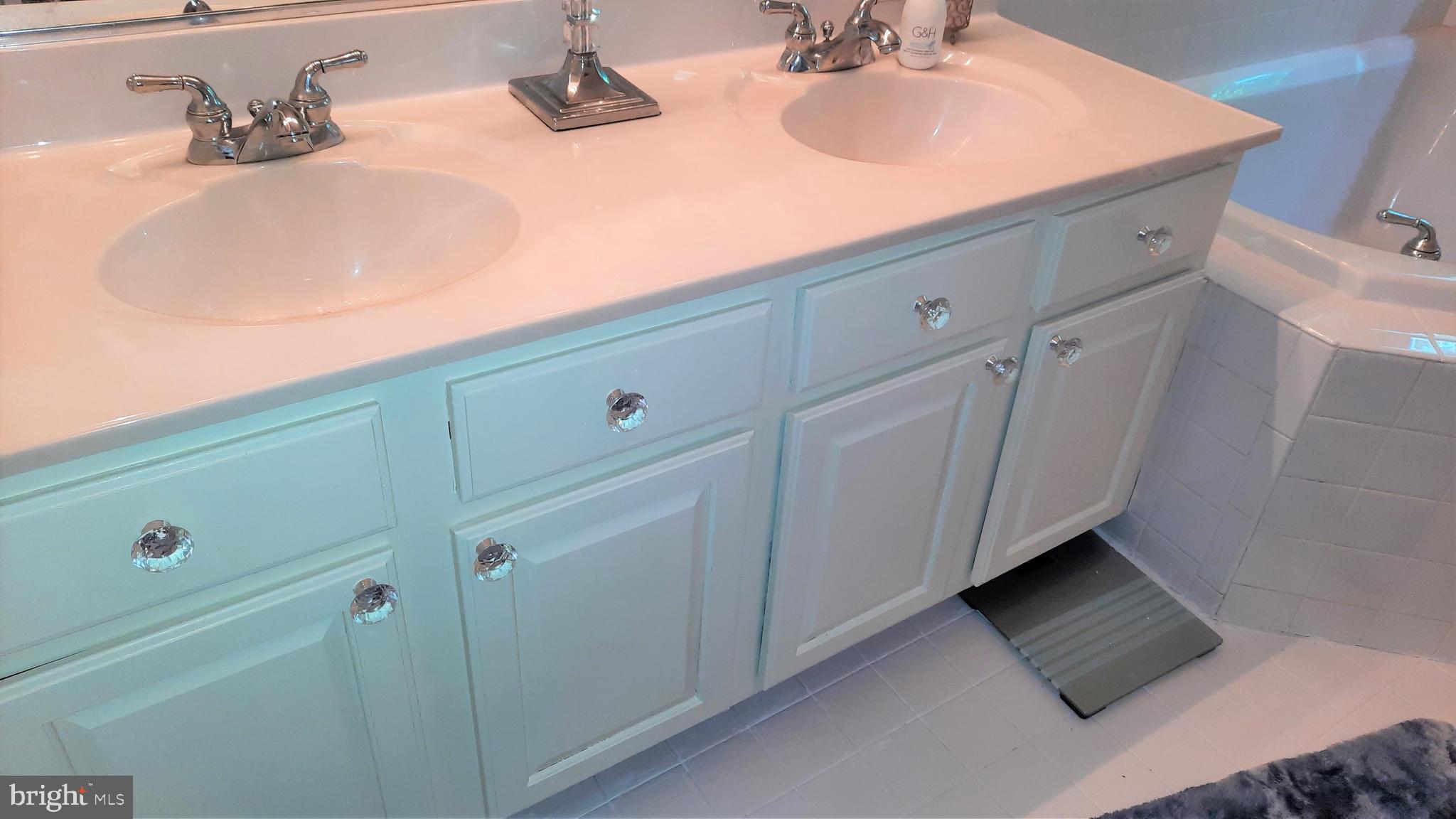 WATERS EDGE - Residential