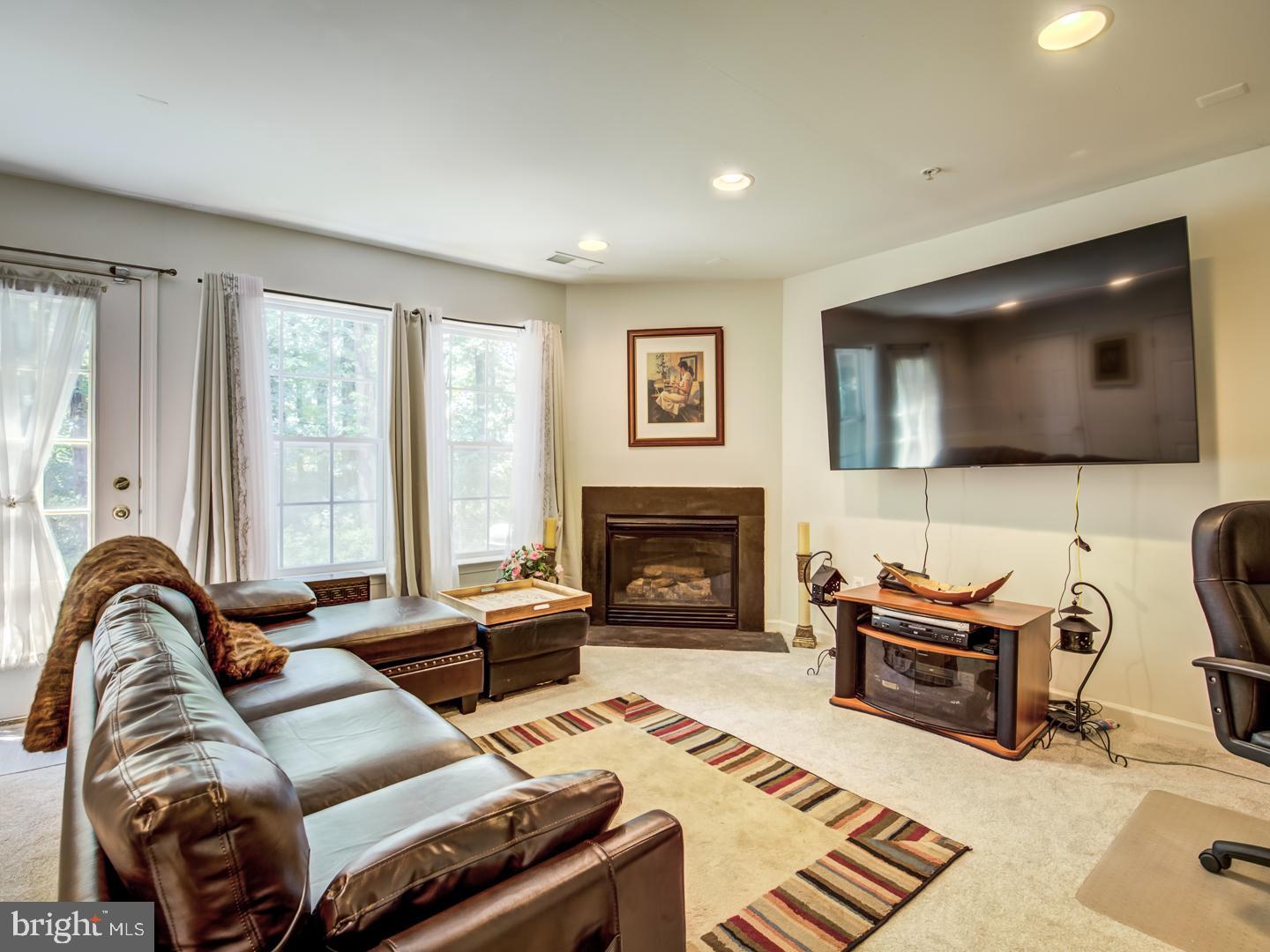 WATERS EDGE - Residential