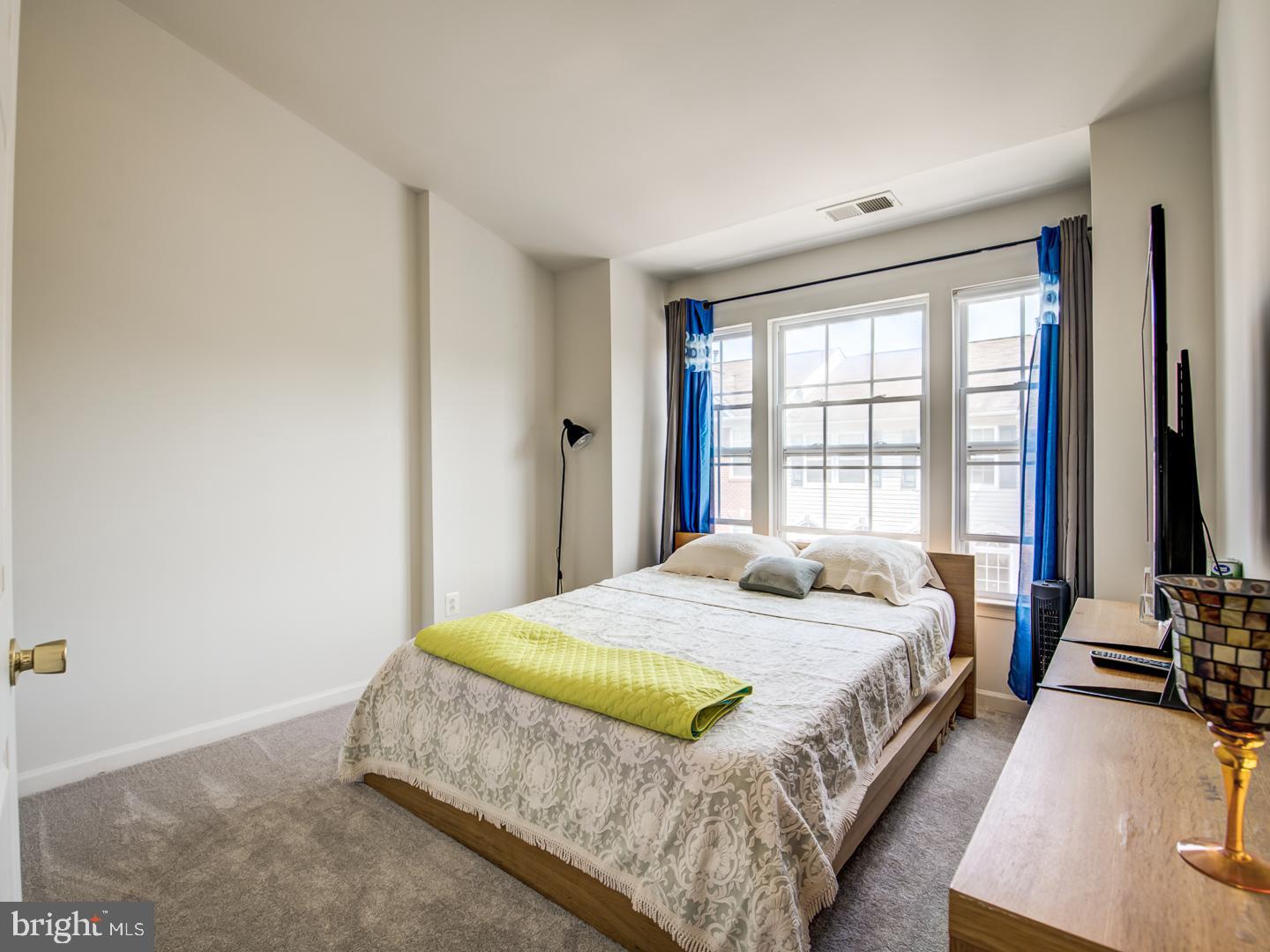 WATERS EDGE - Residential