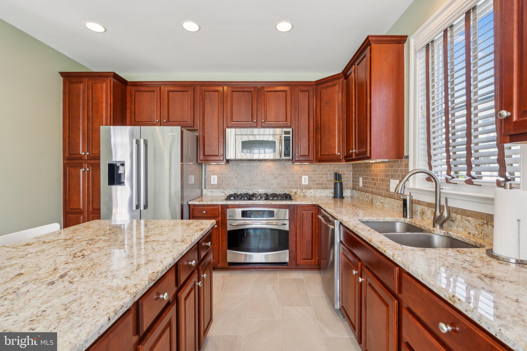 POTOMAC CLUB - Residential