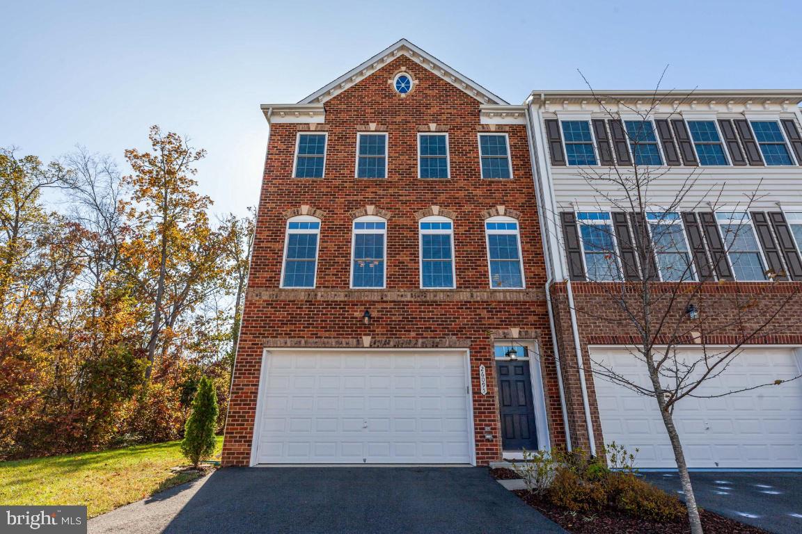 VIRGINIA MANOR - Residential