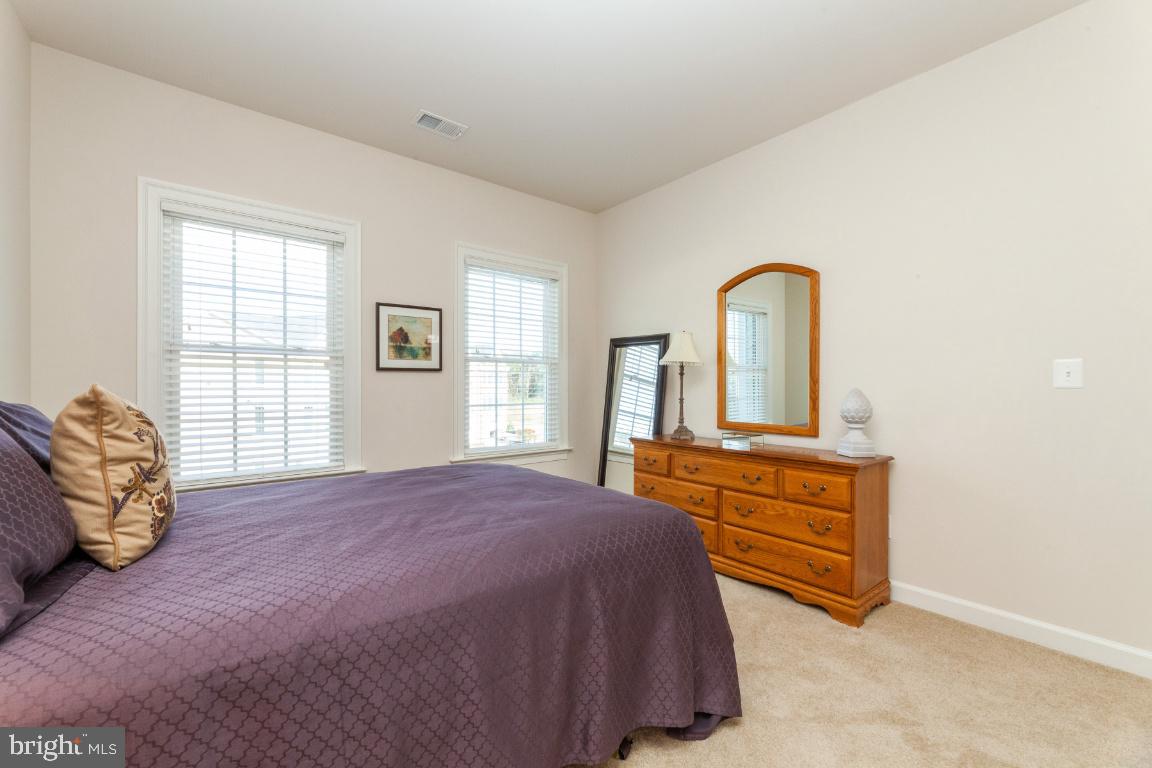 VIRGINIA MANOR - Residential