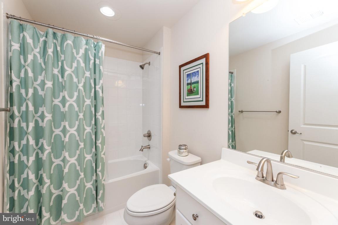 VIRGINIA MANOR - Residential