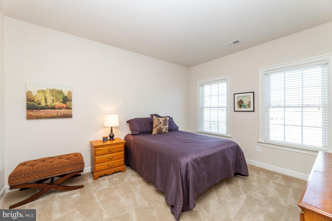 VIRGINIA MANOR - Residential