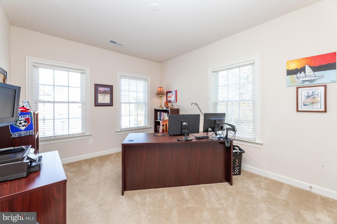 VIRGINIA MANOR - Residential