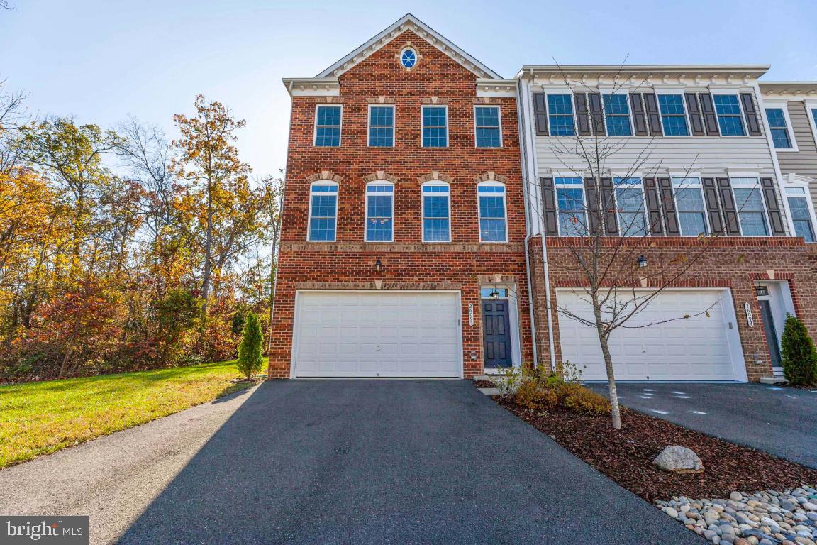 VIRGINIA MANOR - Residential