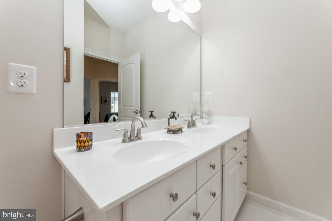 VIRGINIA MANOR - Residential