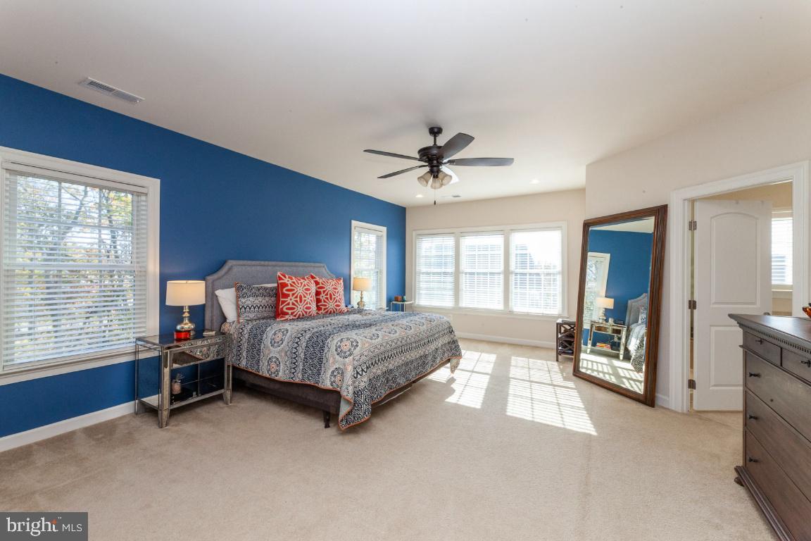 VIRGINIA MANOR - Residential