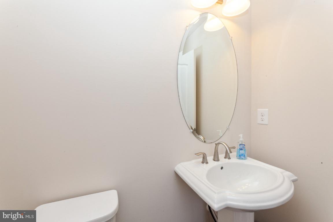 VIRGINIA MANOR - Residential