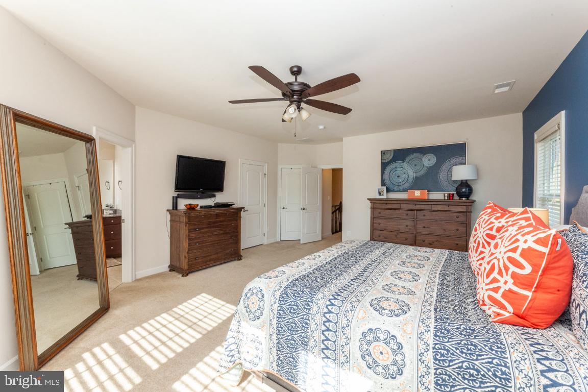 VIRGINIA MANOR - Residential