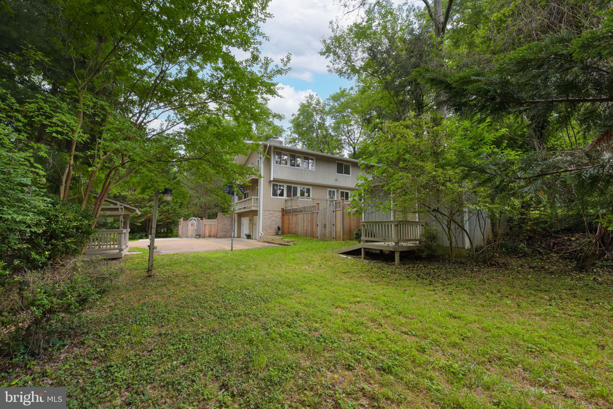 SLEEPY HOLLOW MANOR - Residential
