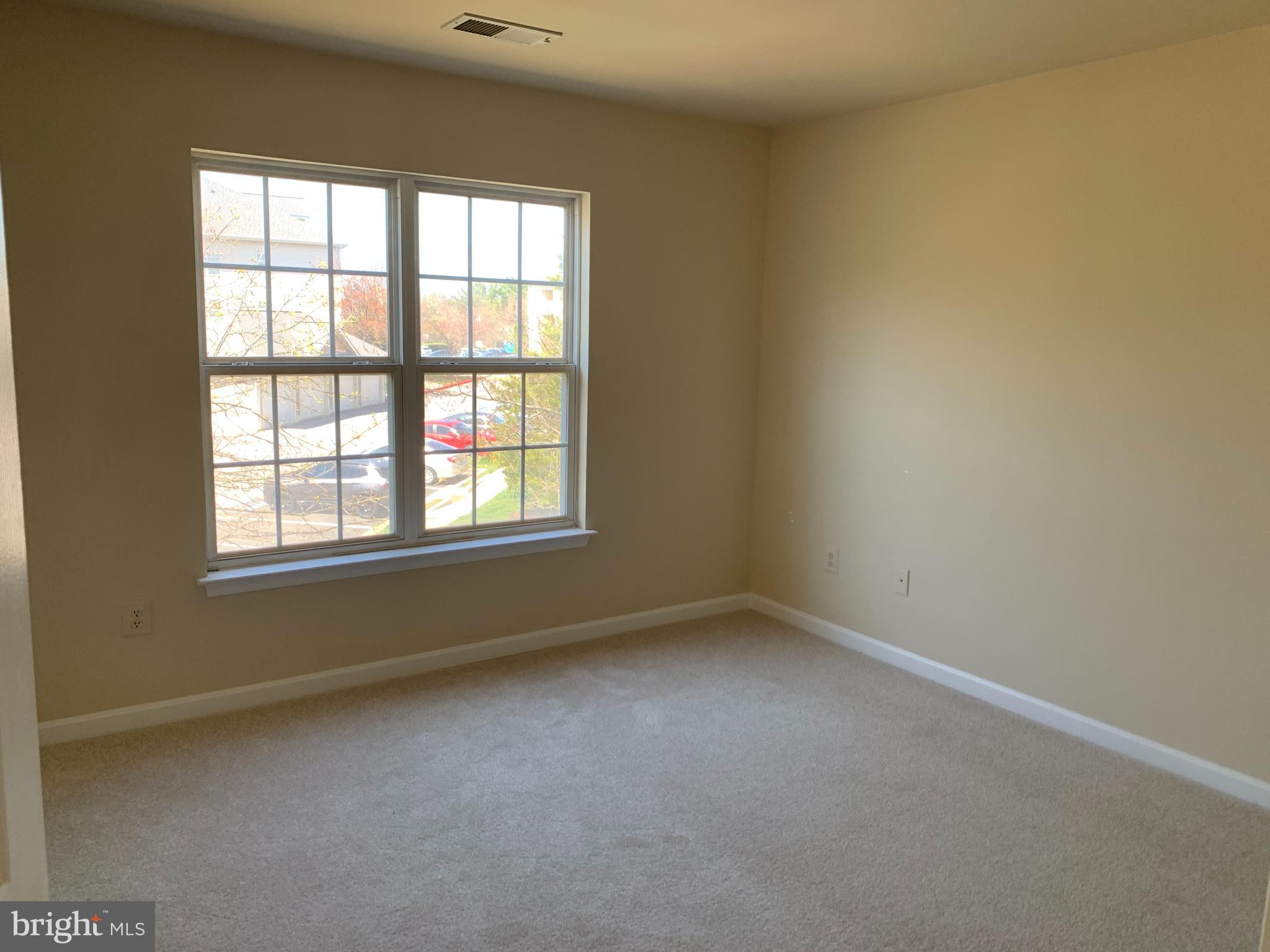 GATEWAY COMMERCE CENTER - Residential Lease