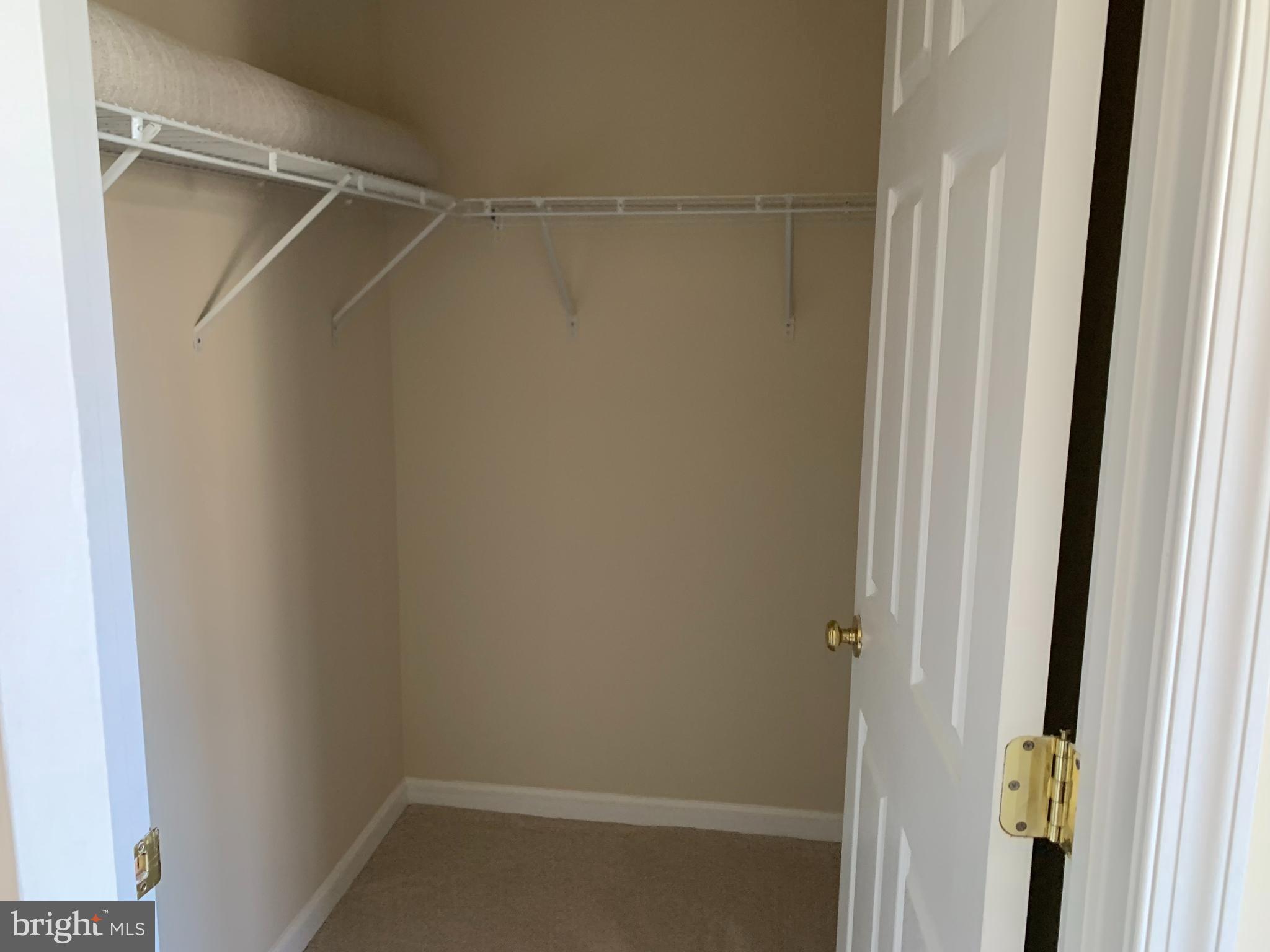 GATEWAY COMMERCE CENTER - Residential Lease