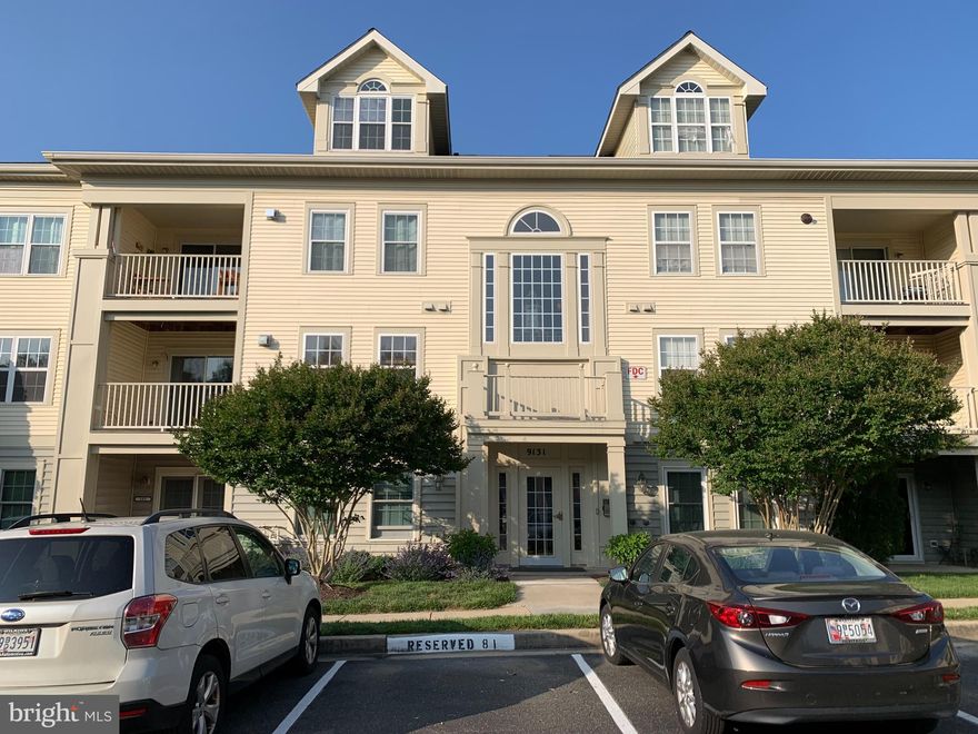 Cozy three bedrooms and two full baths second level condo with a balcony in heart of columbia. Open floor plan, separate laundry. New updated master bathroom. Minutes from lifetime fitness, major shopping areas and I-95, 29, & 32. Minimum credit score 670 is required. Available now.