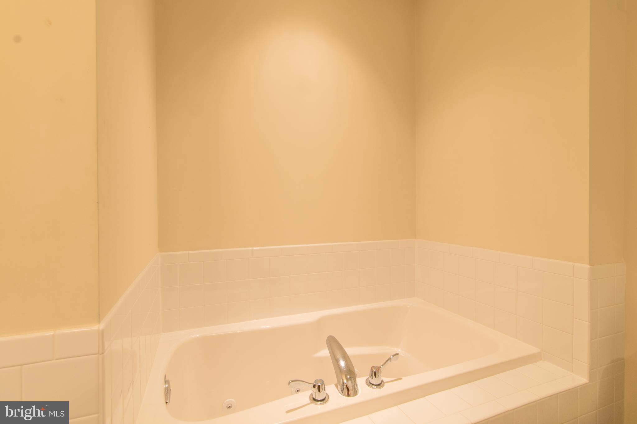 LAKELAND PLACE - Residential